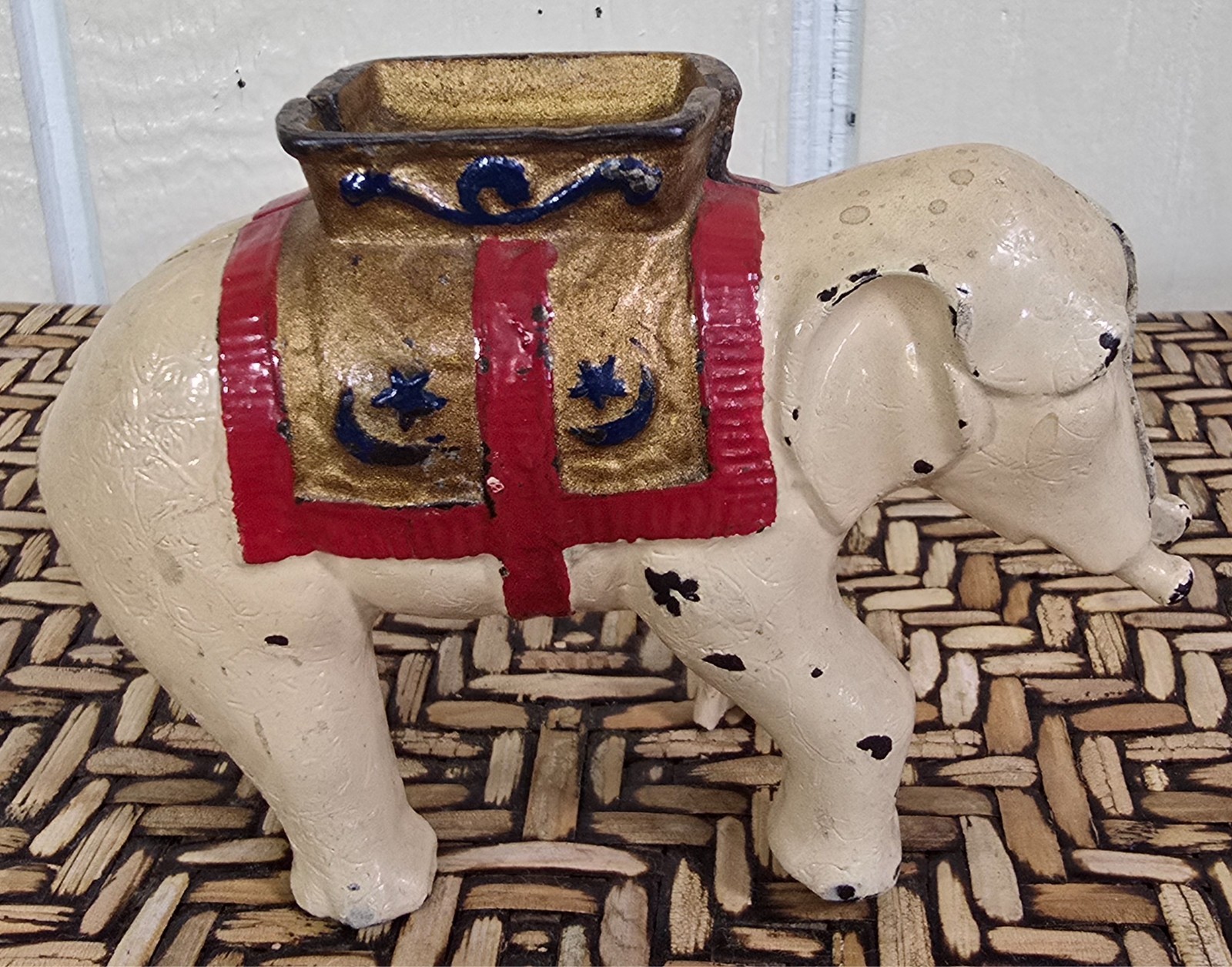 1910s CAST IRON MECHANICAL BANK - ELEPHANT SWINGS (Missing) TRUNK BANK 1910s CAST IRON MECHANICAL BANK - ELEPHANT SWINGS (Missing) TRUNK BANK