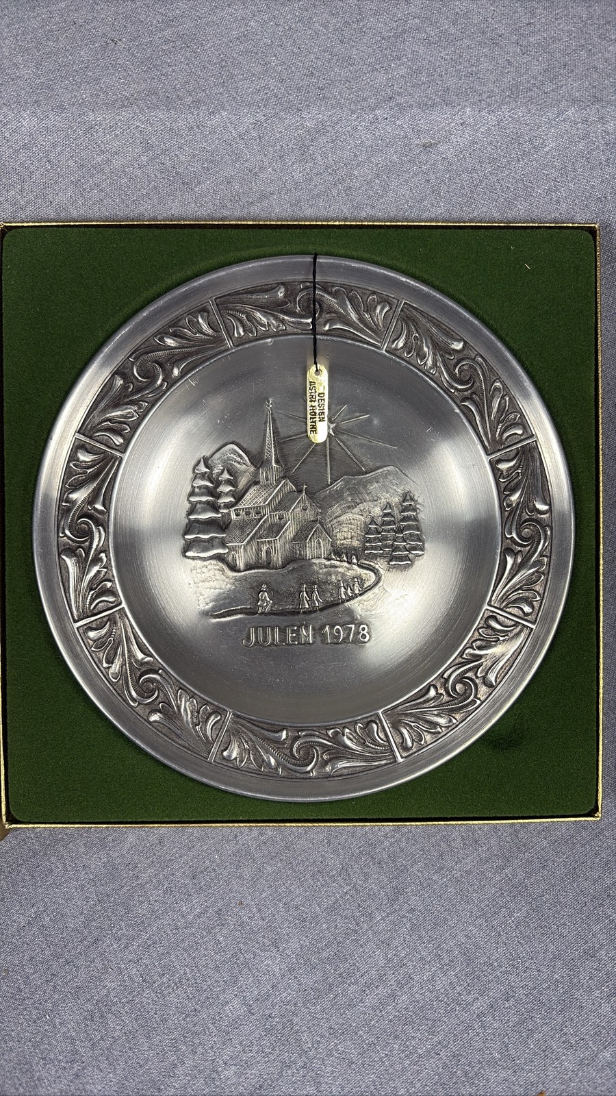 Vintage Astri Holthe Norway Pewter Christmas Plate Julen 1978 Signed in Box Vintage Astri Holthe Norway Pewter Christmas Plate Julen 1978 Signed in Box