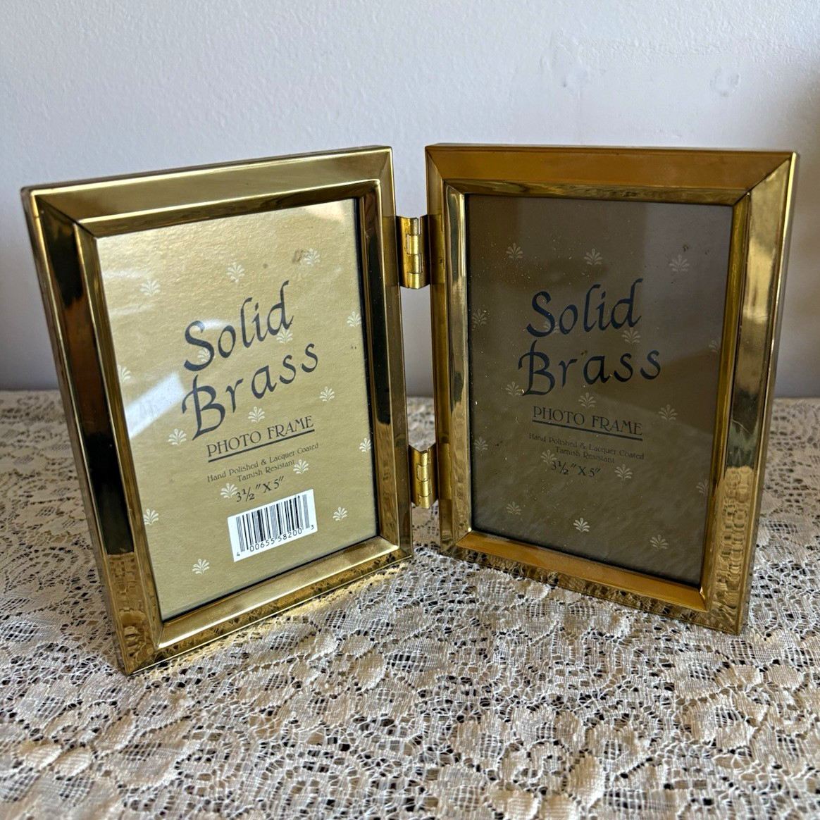 Vintage Solid Brass Double Frame Bifold Photo Frame 3.5x5 Inch Photos Vintage Solid Brass Double Frame Bifold Photo Frame 3.5x5 Inch Photos