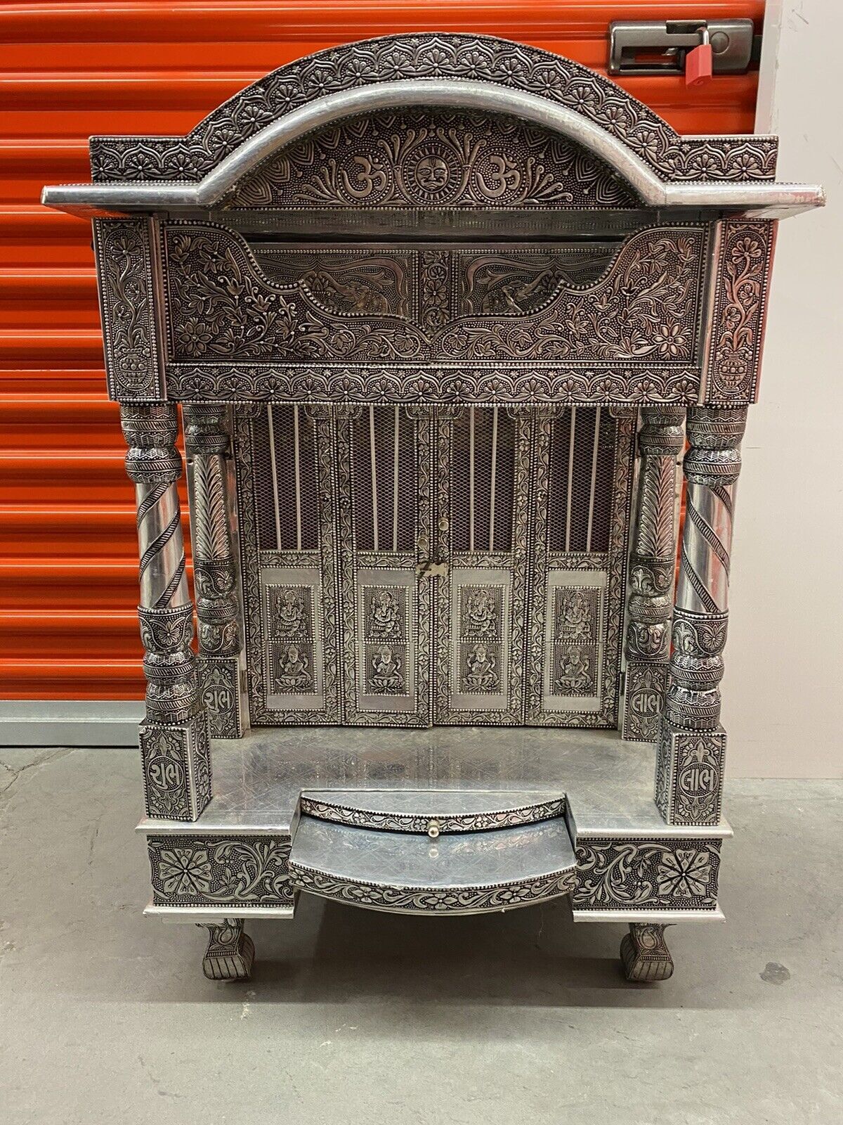 Vintage Wood Altar Display Shrine Buddhism cabinet HandMade Very Nice 33x22x19in