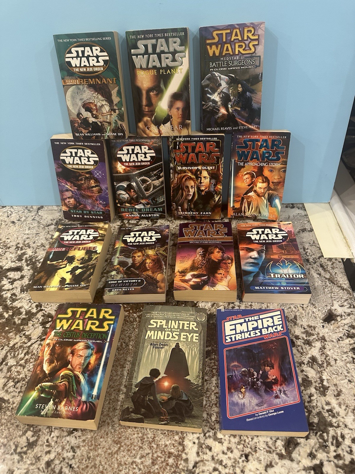 LOT 17  VINTAGE STAR WARS  COLLECTIBLE 1st ED NOVELS   NICE CLEAN PAPERBACK BOOK