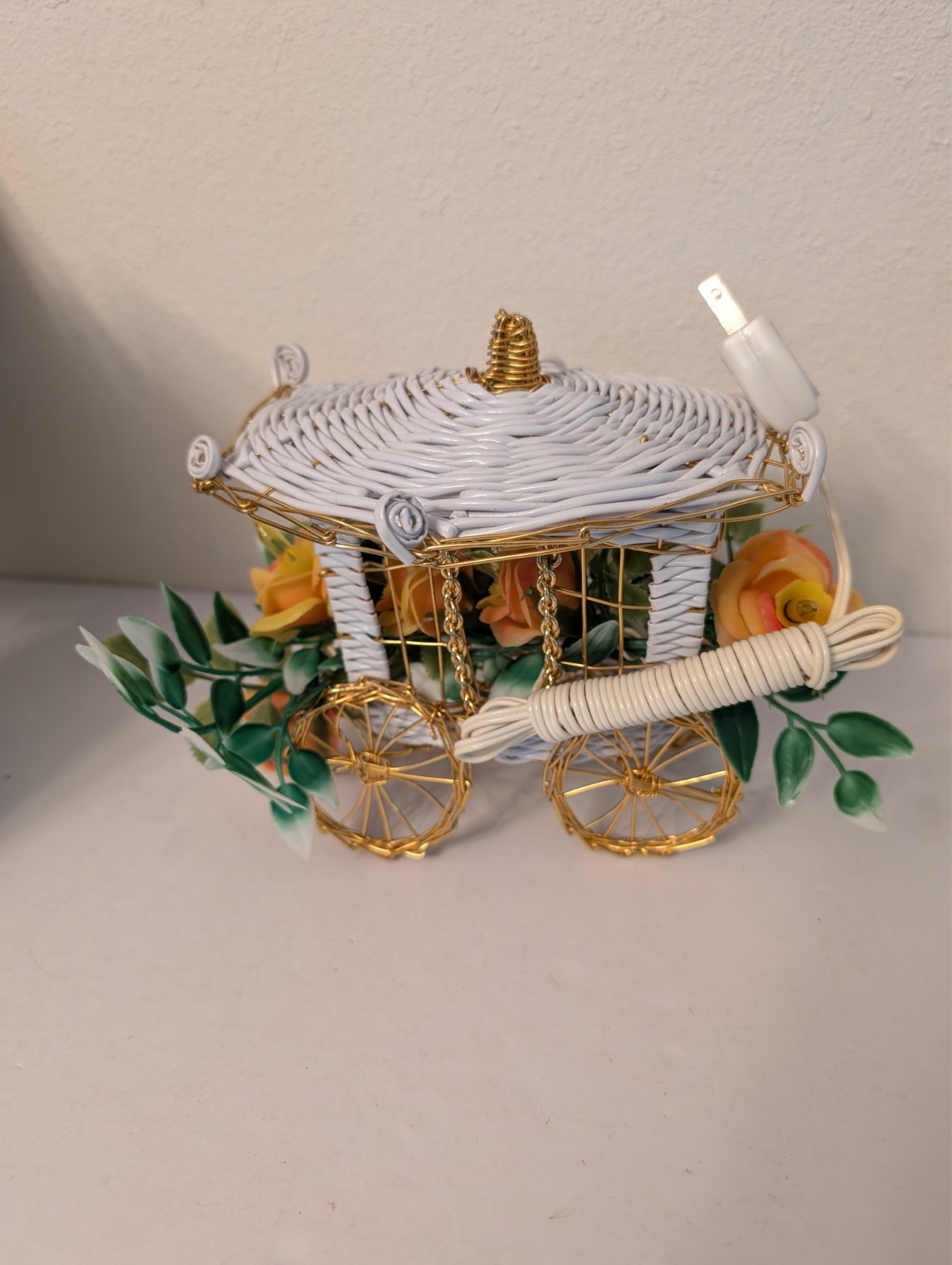 Vtg Crown Carriage Electrified Flower Arrangement NIB 1960\'s Hong Kong