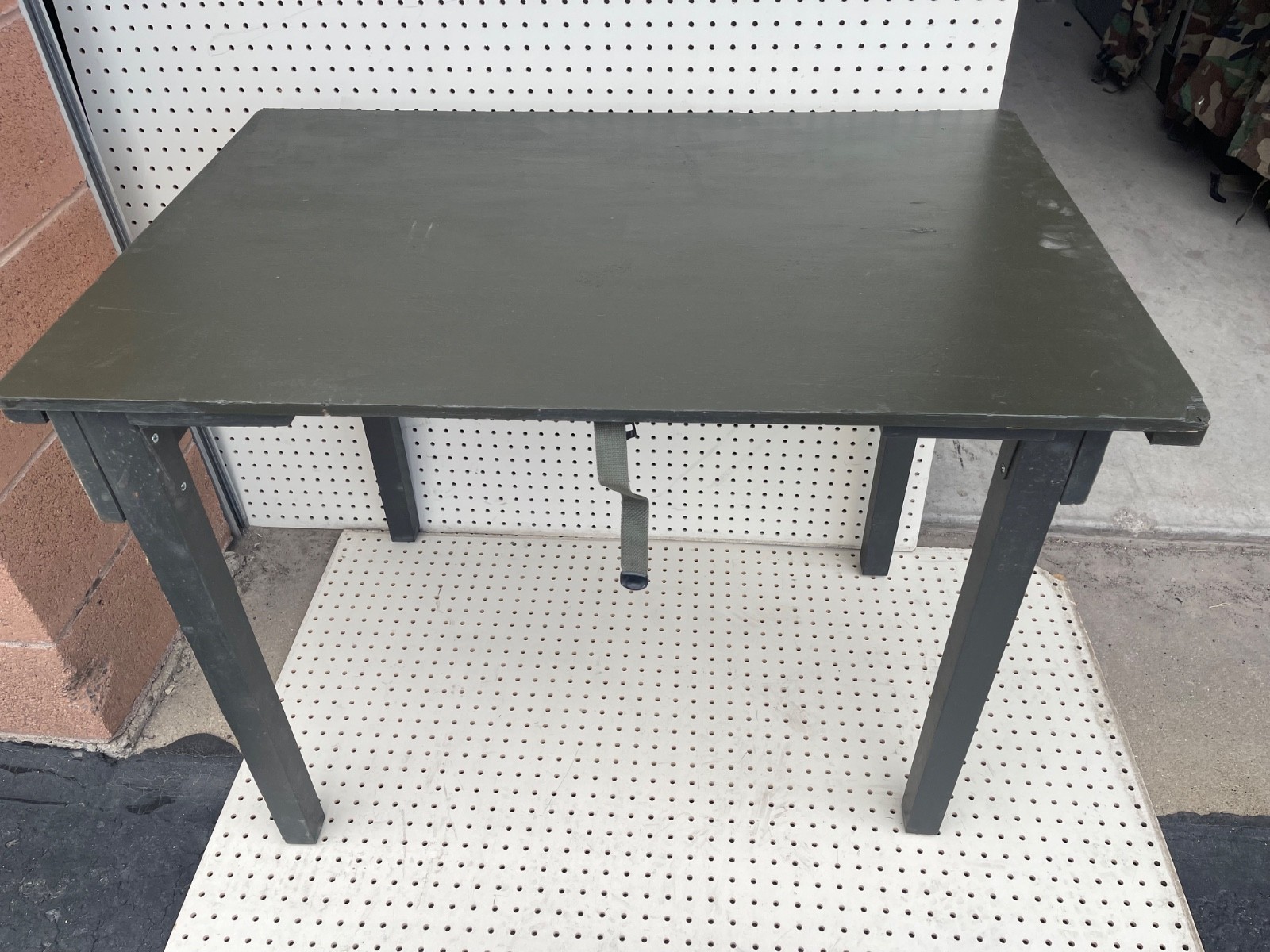 VTG 1967 Vietnam War Era US Military Army US heavy dutyFolding Wood Table / Desk VTG 1967 Vietnam War Era US Military Army US heavy dutyFolding Wood Table / Desk