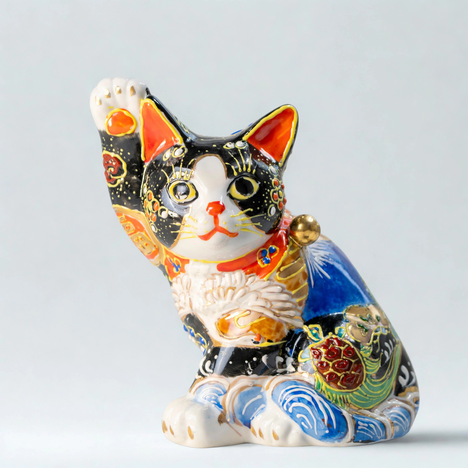 Kutani Black Maneki Neko Mount Fuji Kikusui Lucky Cat Porcelain 16.7 cm
