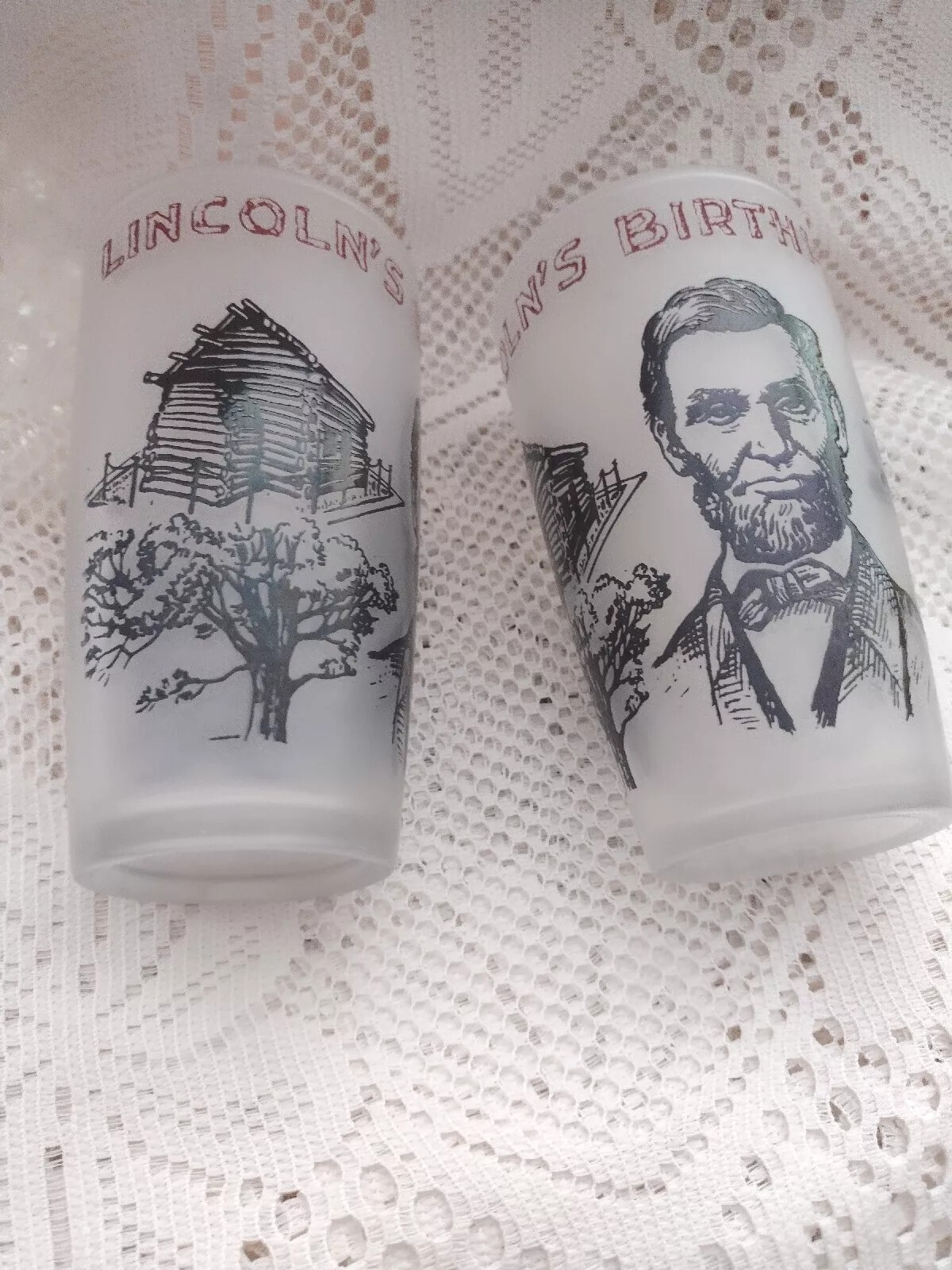 Abraham Lincoln’s Birthplace KY Frosted Souvenir Glasses ~Set of 2 MCM RARE VGC