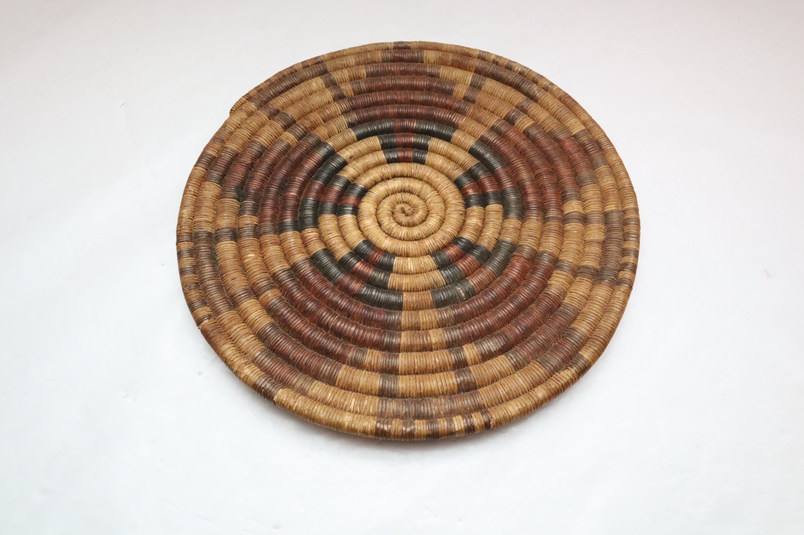 Antique Hopi Second Mesa Coiled Basket Plaque Radiating Pinwheel Star 13\