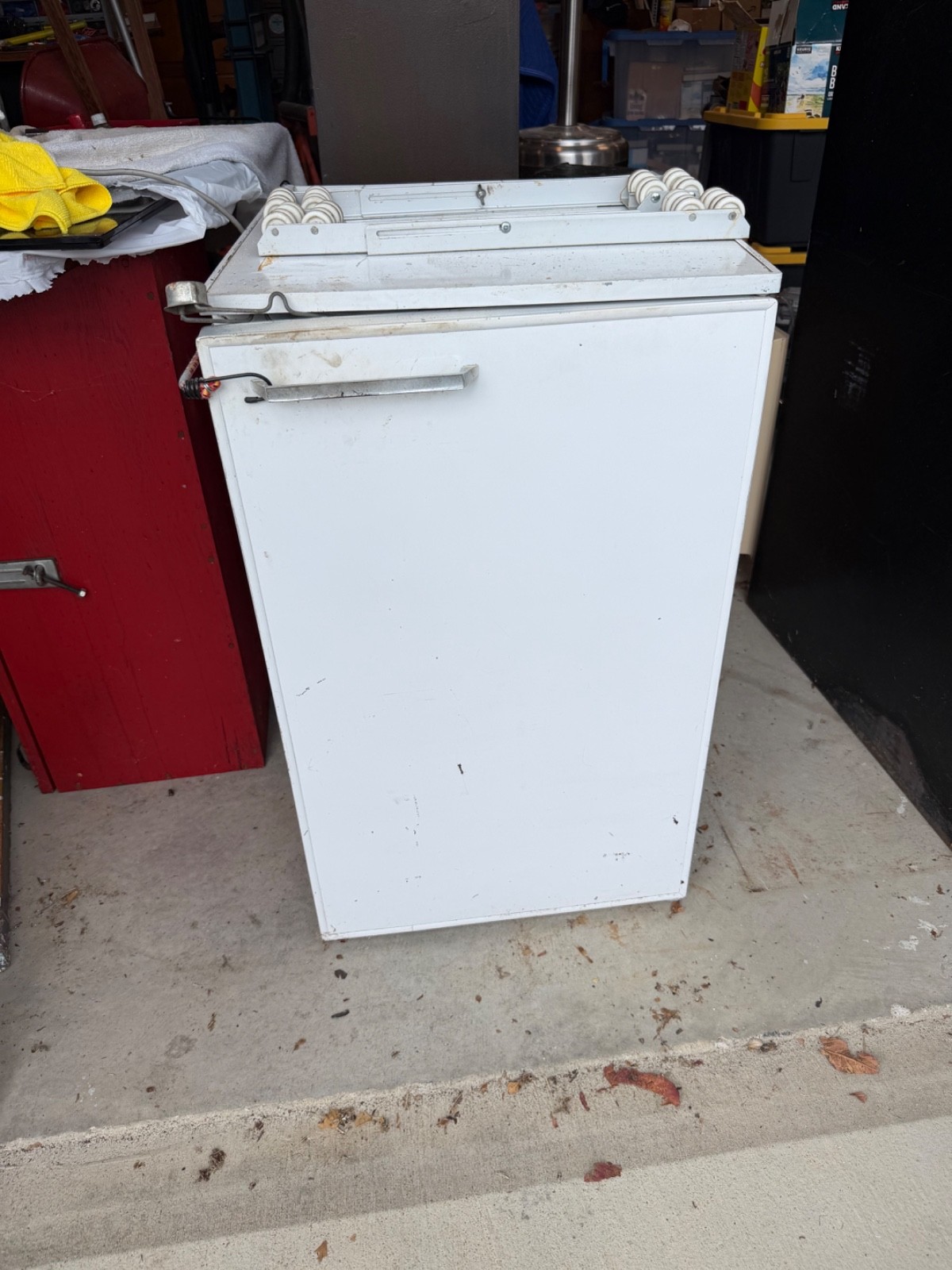 Vintage Sears Compact Refrigerator / Freezer – Retro Green Interior – Works Vintage Sears Compact Refrigerator / Freezer – Retro Green Interior – Works