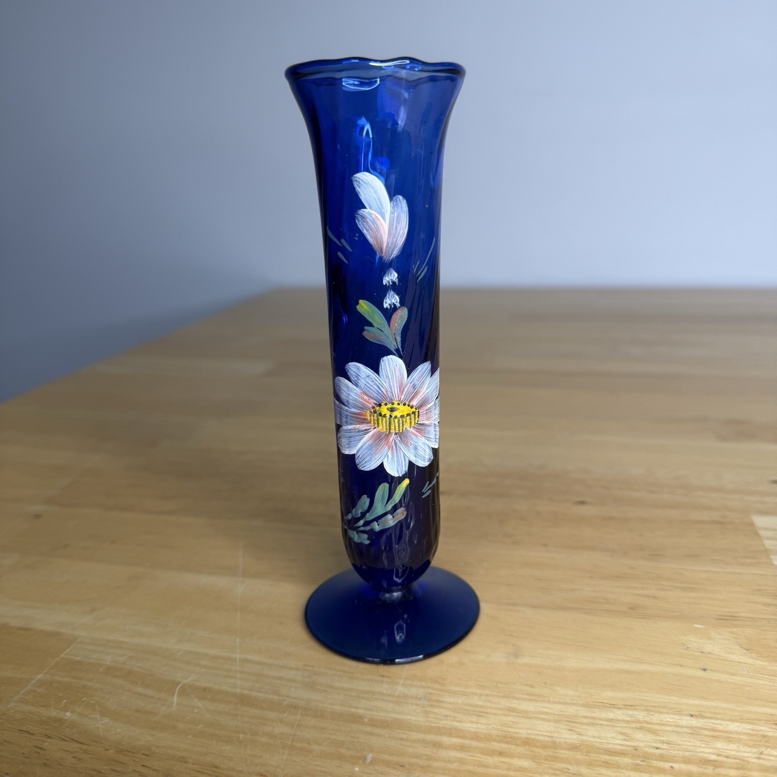 Cobalt Blue Glass Bud Vase Hand Painted Daisy Floral Cottage Shelf Decor Vintage Cobalt Blue Glass Bud Vase Hand Painted Daisy Floral Cottage Shelf Decor Vintage