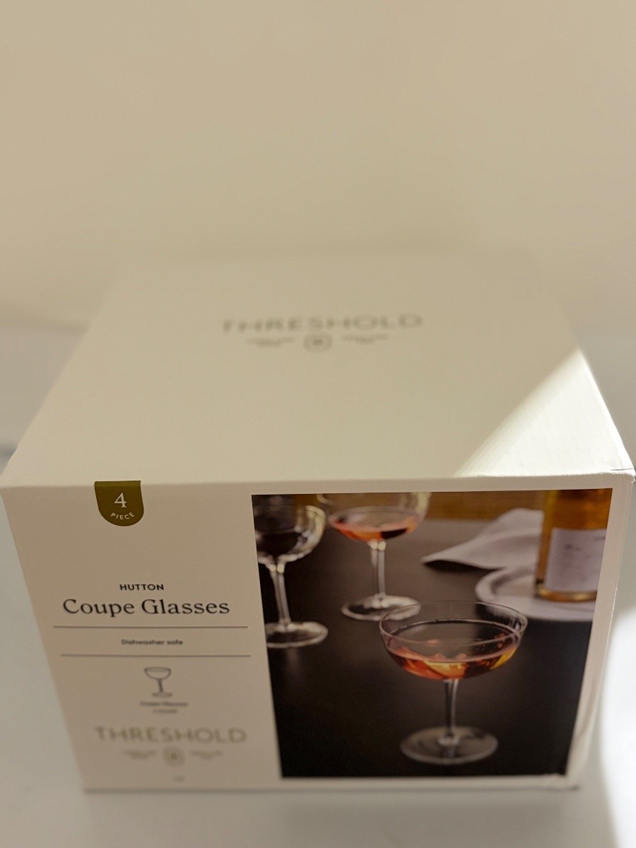 Threshold Hutton Coupe Glasses 4 Pc Set 8.5 fl oz Clear Boxed Dishwasher Safe Threshold Hutton Coupe Glasses 4 Pc Set 8.5 fl oz Clear Boxed Dishwasher Safe