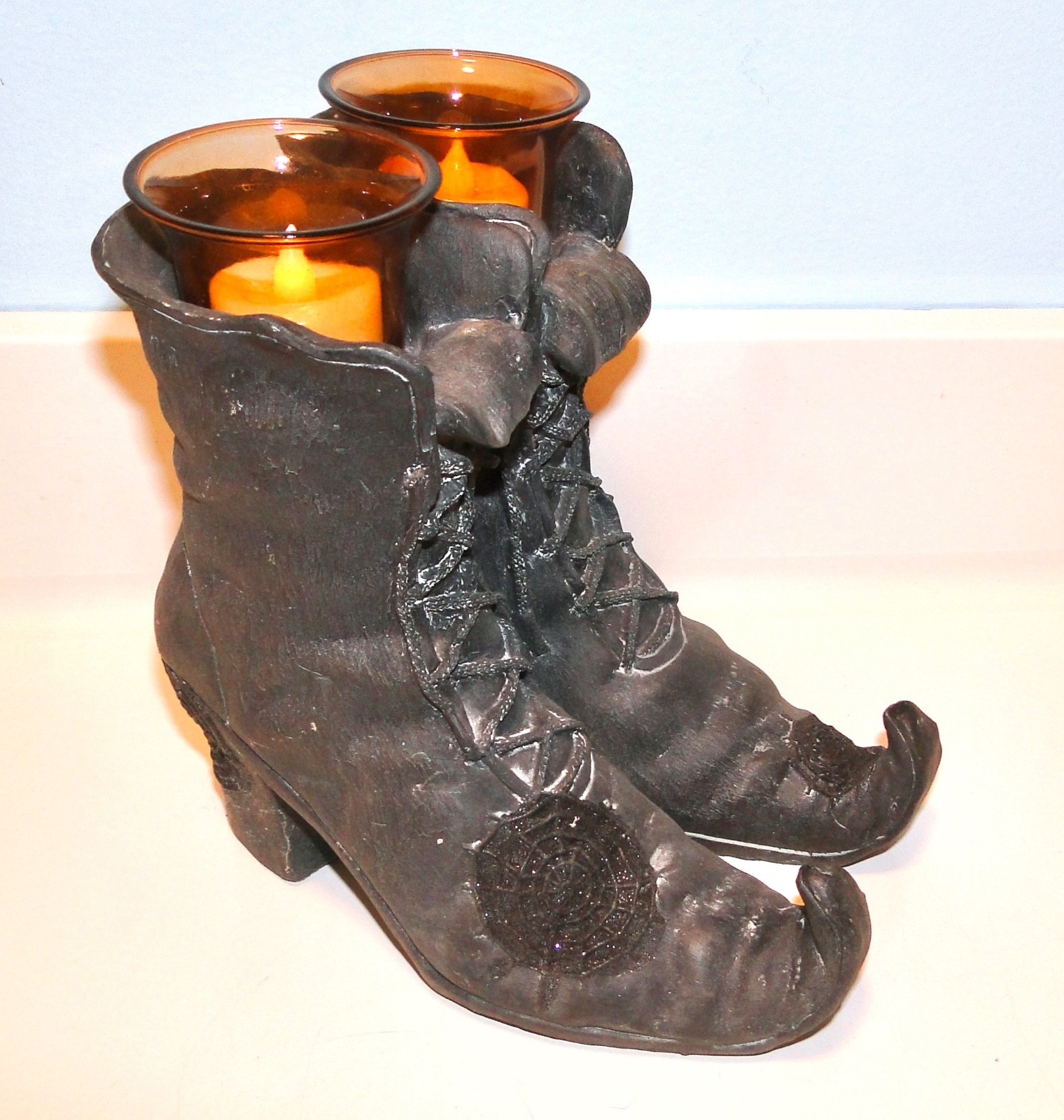 Vintage Halloween Yankee Candle WITCHES BOOTS CANDLE HOLDER w/Flameless Tealight Vintage Halloween Yankee Candle WITCHES BOOTS CANDLE HOLDER w/Flameless Tealight