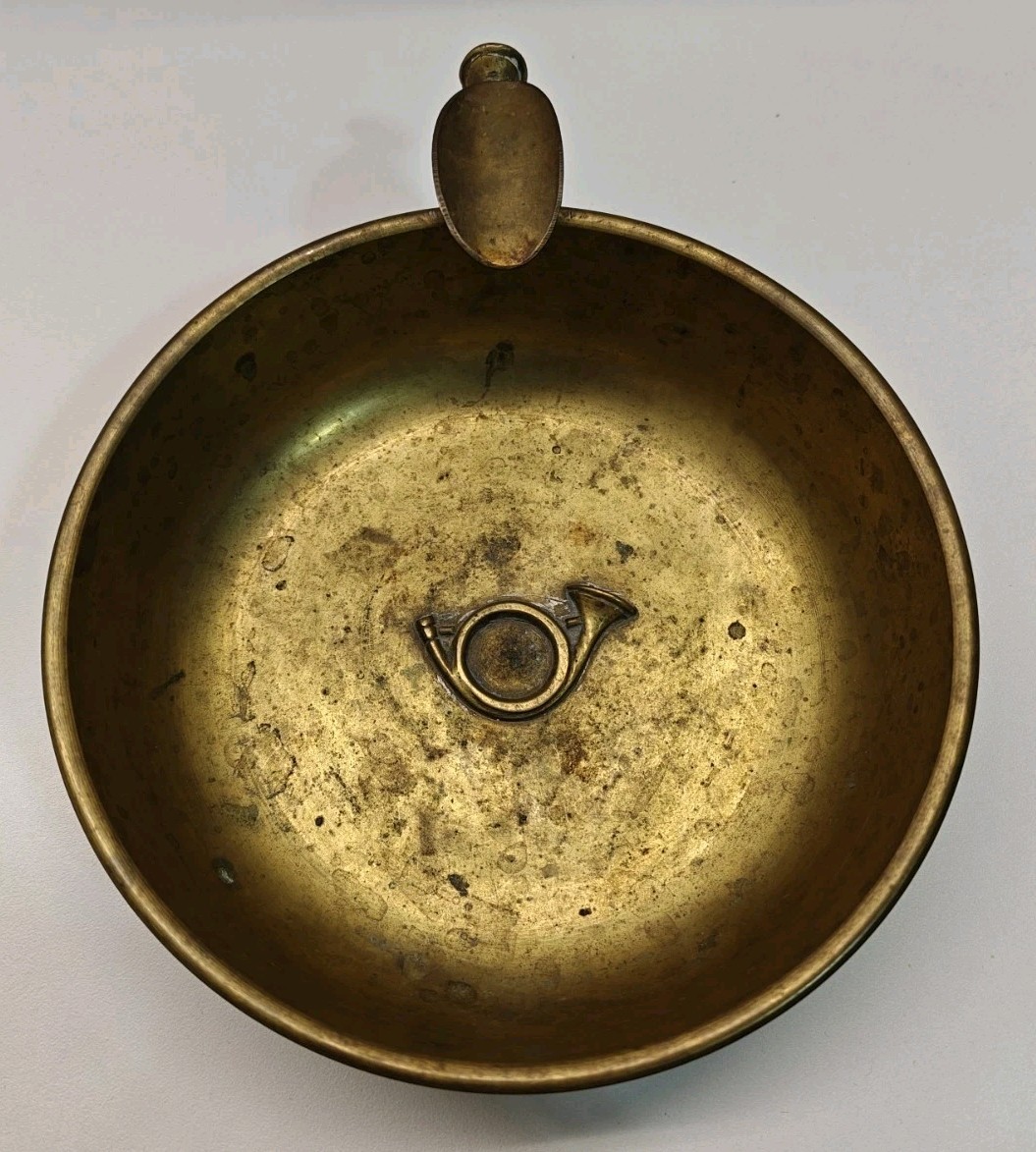 Antique Vintage Brass Cigar Ashtray with Bugle Horn Fox Hunting Unique EUC Piece Antique Vintage Brass Cigar Ashtray with Bugle Horn Fox Hunting Unique EUC Piece
