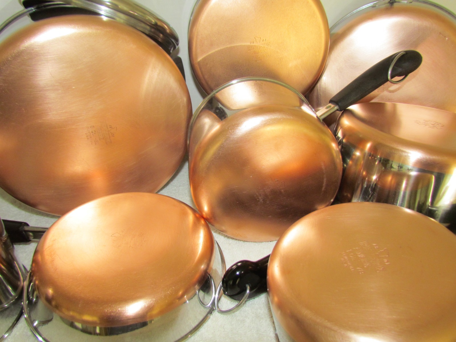 VINTAGE REVERE WARE LOT PANS, POTS DUTCH OVEN, STEAMER, DUTCH OVEN LIDS, EUC VINTAGE REVERE WARE LOT PANS, POTS DUTCH OVEN, STEAMER, DUTCH OVEN LIDS, EUC