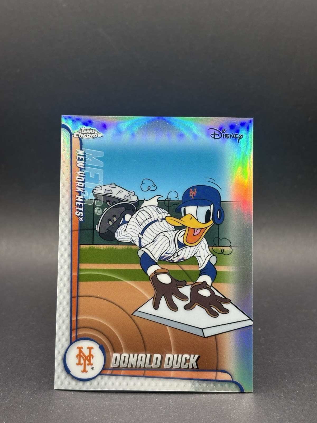 2026 Topps Chrome Disney Donald Duck New York Mets Refractor MLBH-52 2026 Topps Chrome Disney Donald Duck New York Mets Refractor MLBH-52