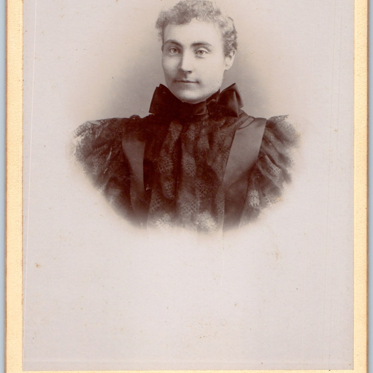 c1890s Women Portrait Cabinet Card Photo Houlton, ME Estabrooke Studio Maine 7\ c1890s Women Portrait Cabinet Card Photo Houlton, ME Estabrooke Studio Maine 7\