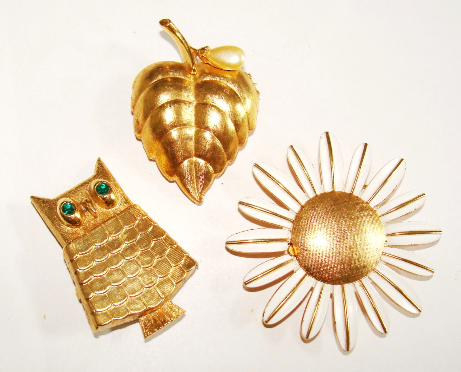 VTG Lot of 3 AVON Goldtone Enamel Daisy & Leaf Pearl & Owl Solid Perfume Pins