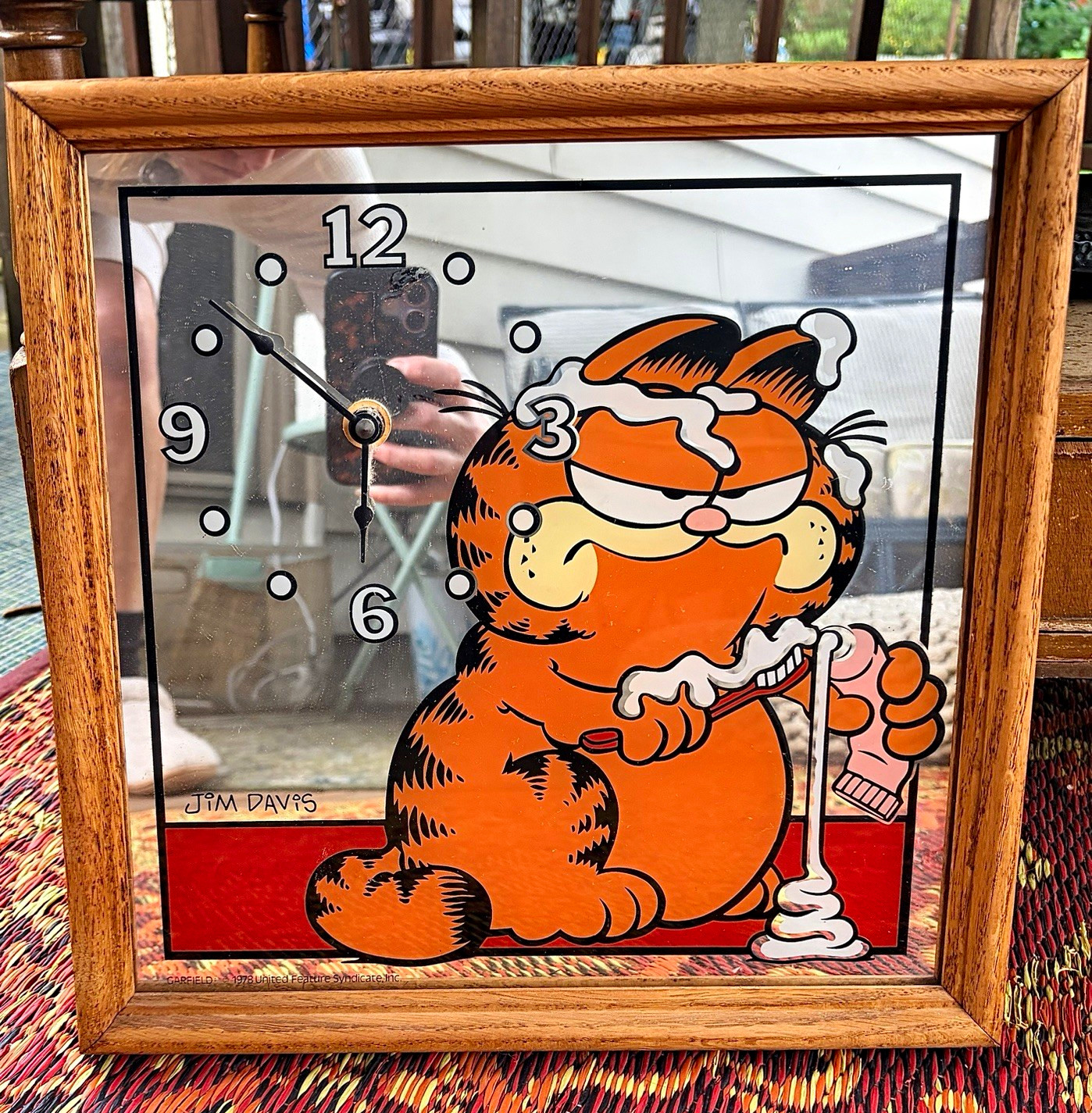 Vintage Collectible Garfield Wall Clock Oak Wood Frame Glass Analog Quartz