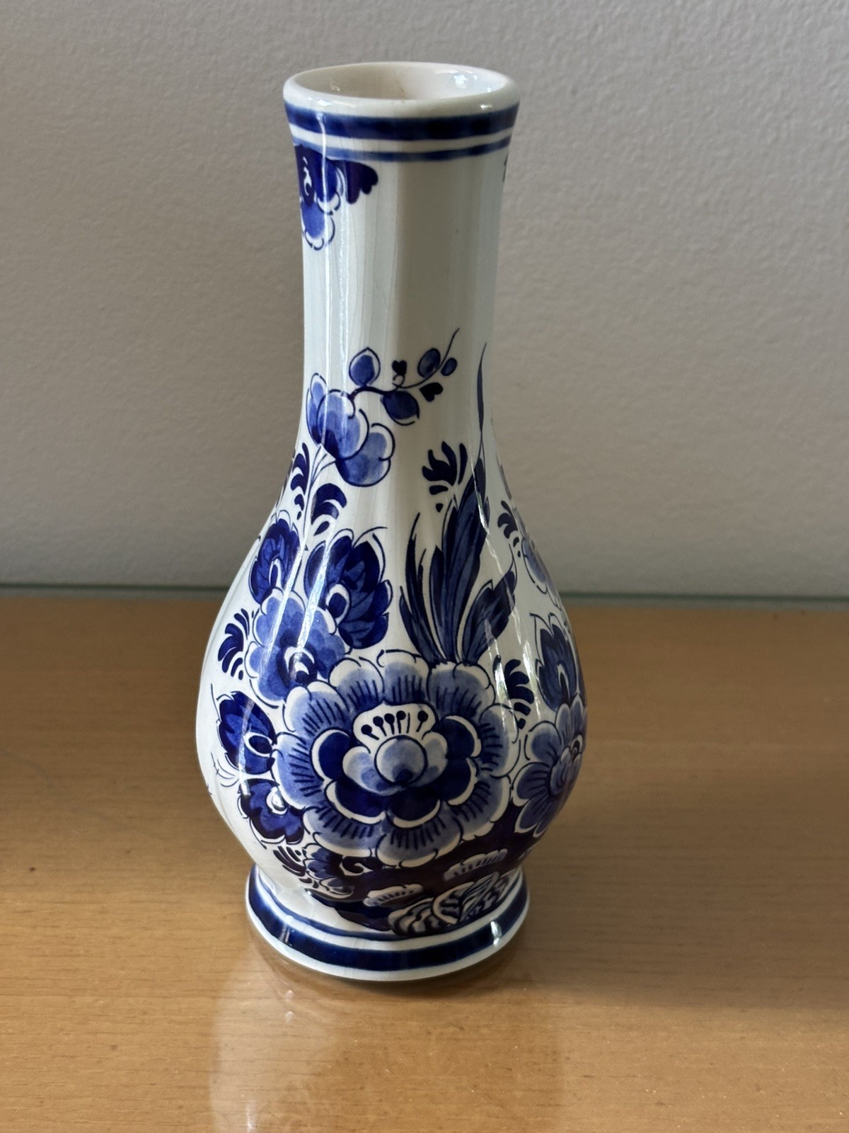 VTG 1965 Royal Delft De Porceleyne Fles Hand Painted Floral Vase Blue White 6.5” VTG 1965 Royal Delft De Porceleyne Fles Hand Painted Floral Vase Blue White 6.5”