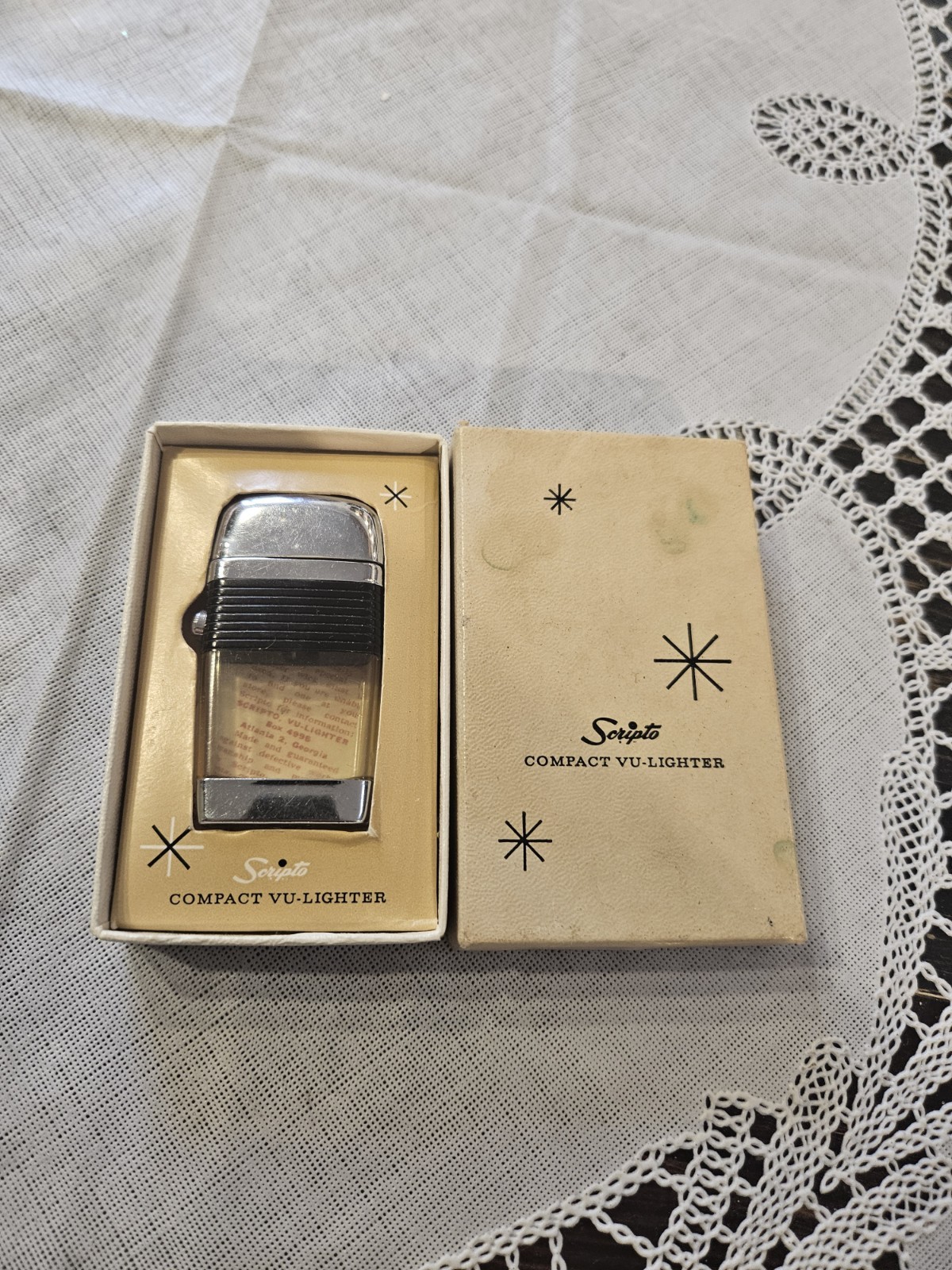 Vintage Scripto Vu Compact Lighter Original Box Starburst Design