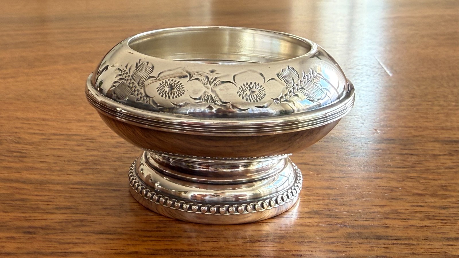 Vintage English Silver Plate Hand Engraved Floral Salt Cellar Pedestal Dish Vintage English Silver Plate Hand Engraved Floral Salt Cellar Pedestal Dish