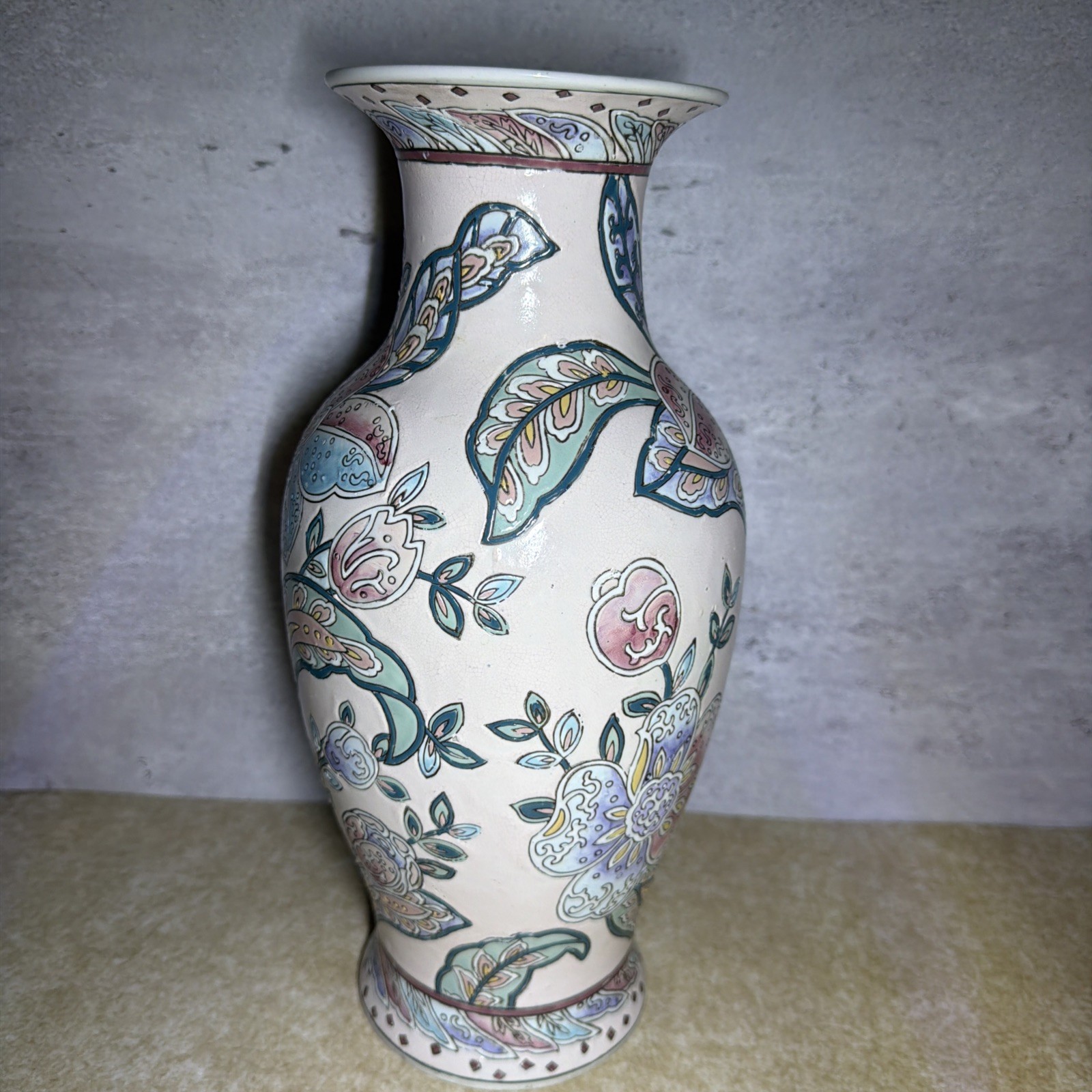 Vintage Chinese Porcelain Vase 12 Vintage Chinese Porcelain Vase 12