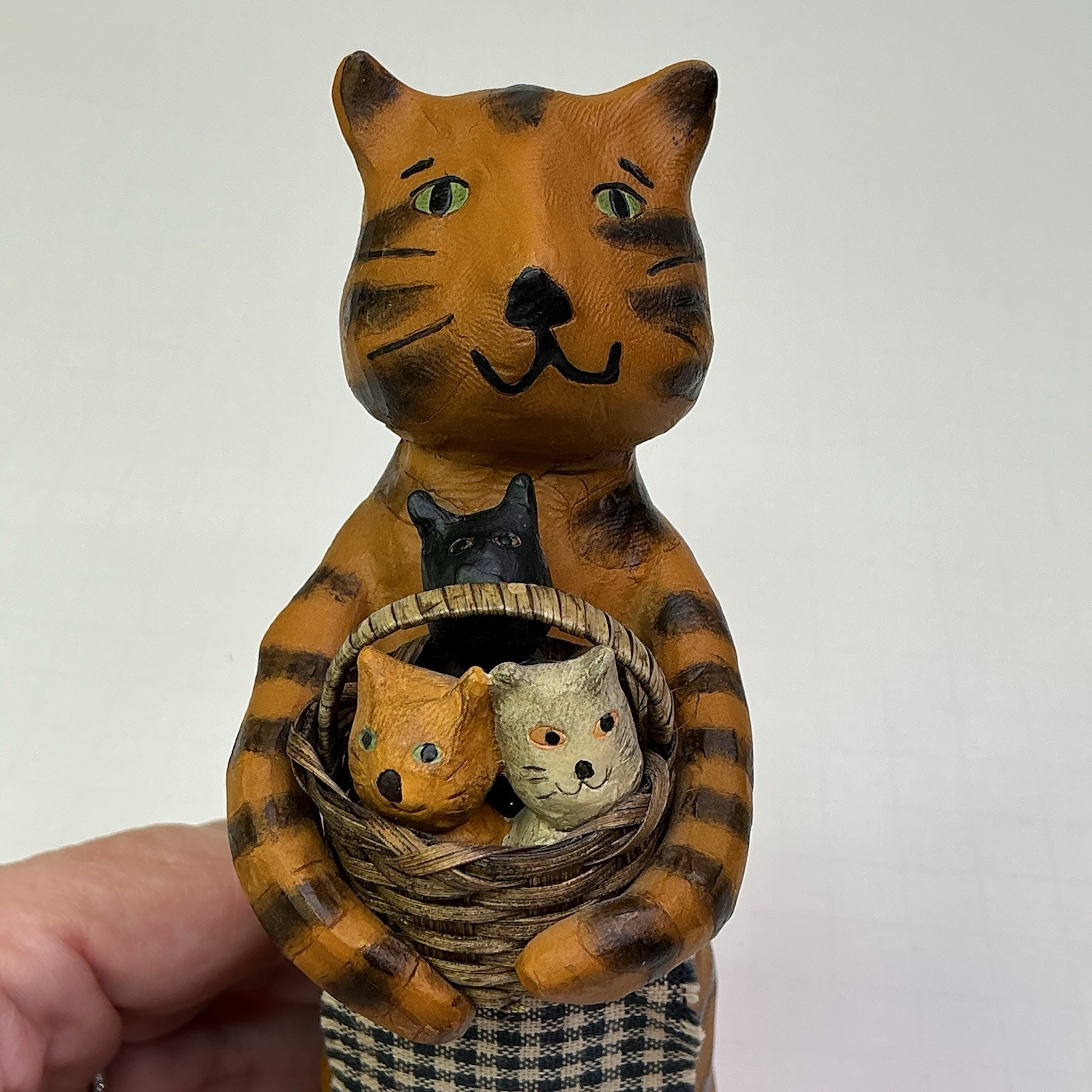 Vtg Folk Art Mom Cat W/ 3 Kittens In Wicker Basket Figurine Signed BRC