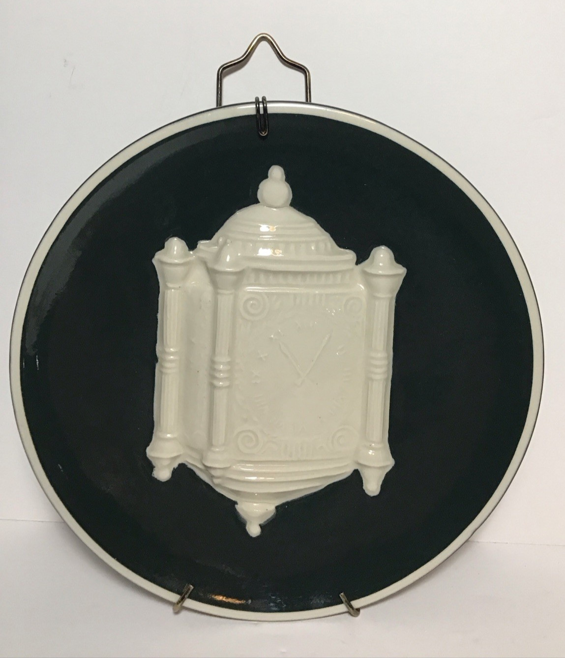 Vtg Marshall Fields Porcelain Plate w/Raised 3D White Clock Design on Green
