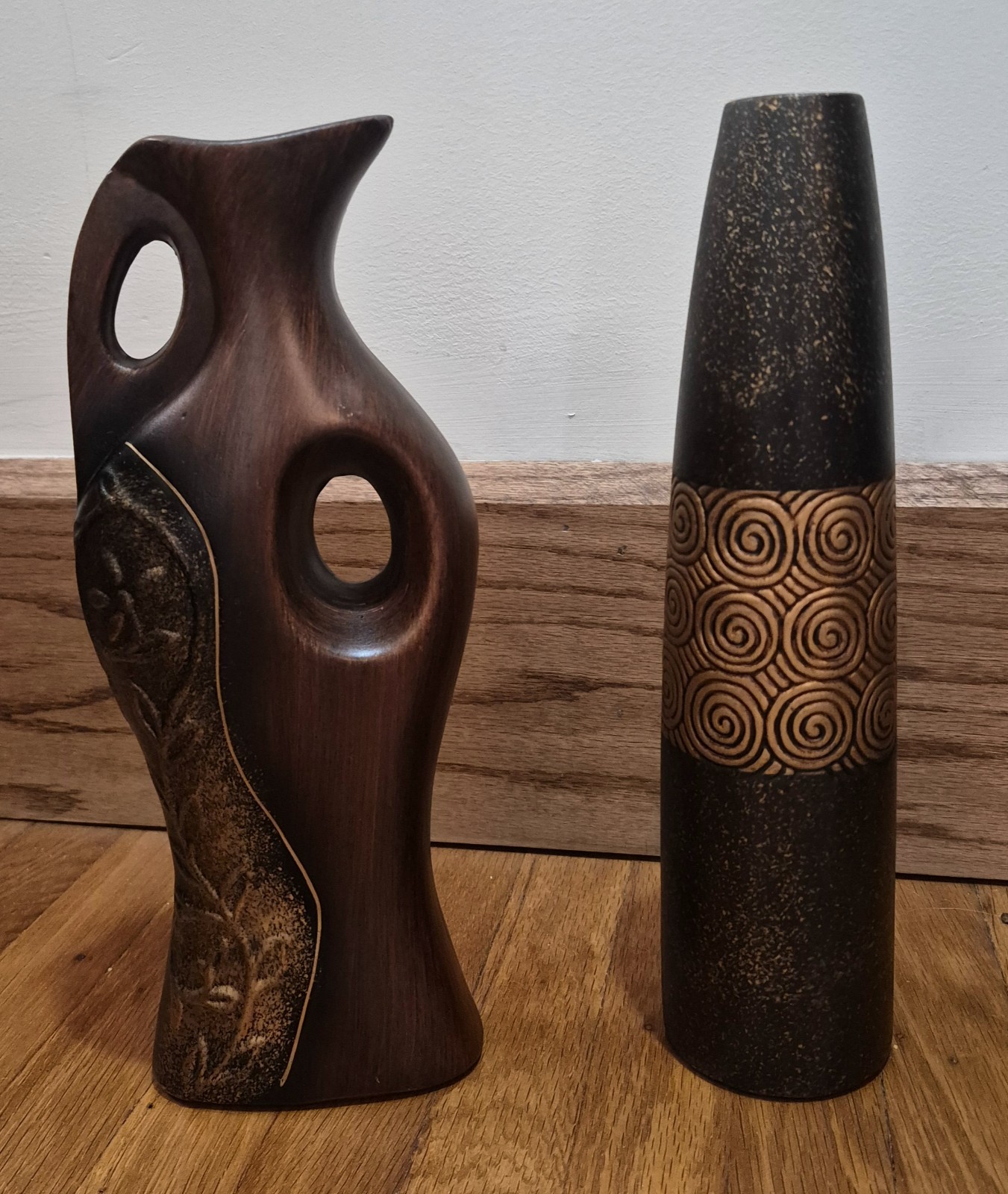 Vintage Mid Century Modern Pair Of Decorative Ceramic Vases Vintage Mid Century Modern Pair Of Decorative Ceramic Vases