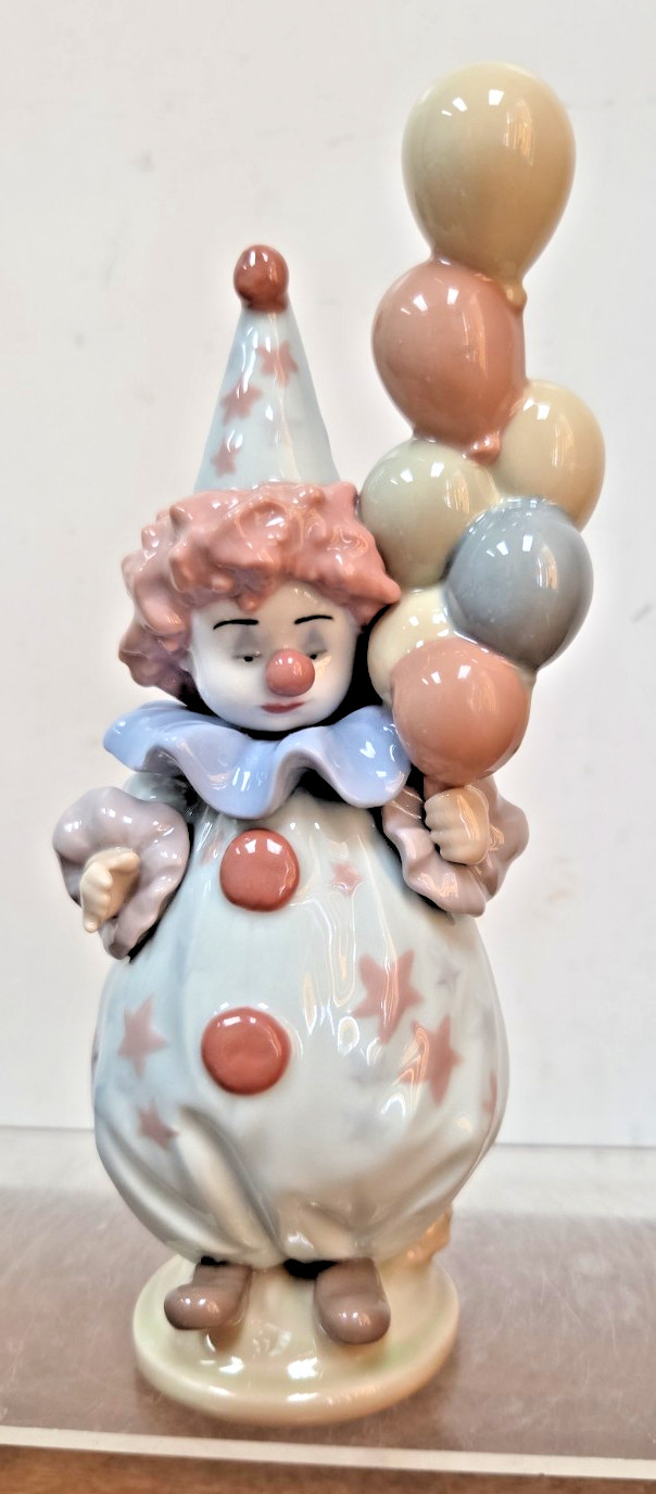 LLADRO #5811 THE LITTLEST CLOWN FIGURINE - COLORFUL