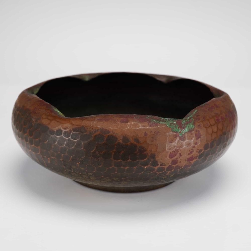 1910 Hammered Copper Arts and Crafts Bowl by Harry Dixon for Roycroft signed
