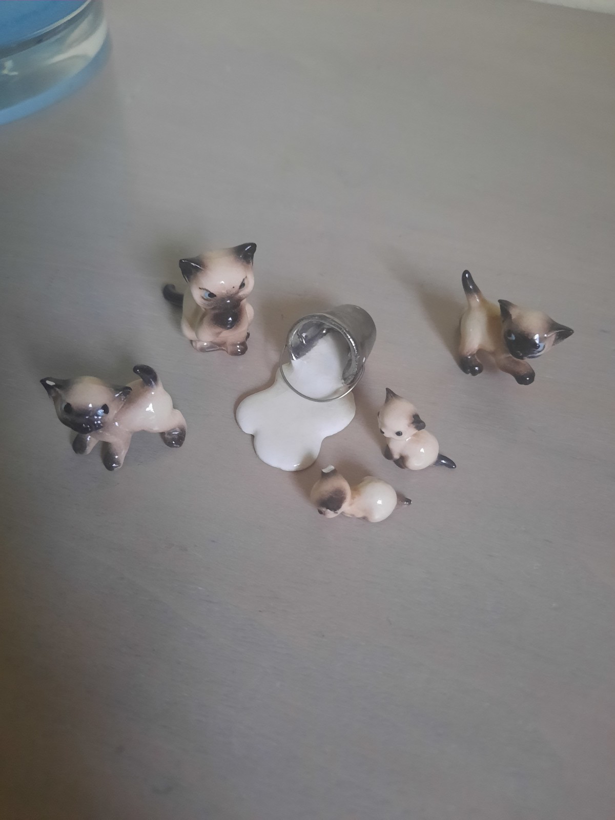 Vtg Hagen-Renaker Siamese Cat Family 6 Pc Spilled Milk 4 Kittens Vtg Hagen-Renaker Siamese Cat Family 6 Pc Spilled Milk 4 Kittens