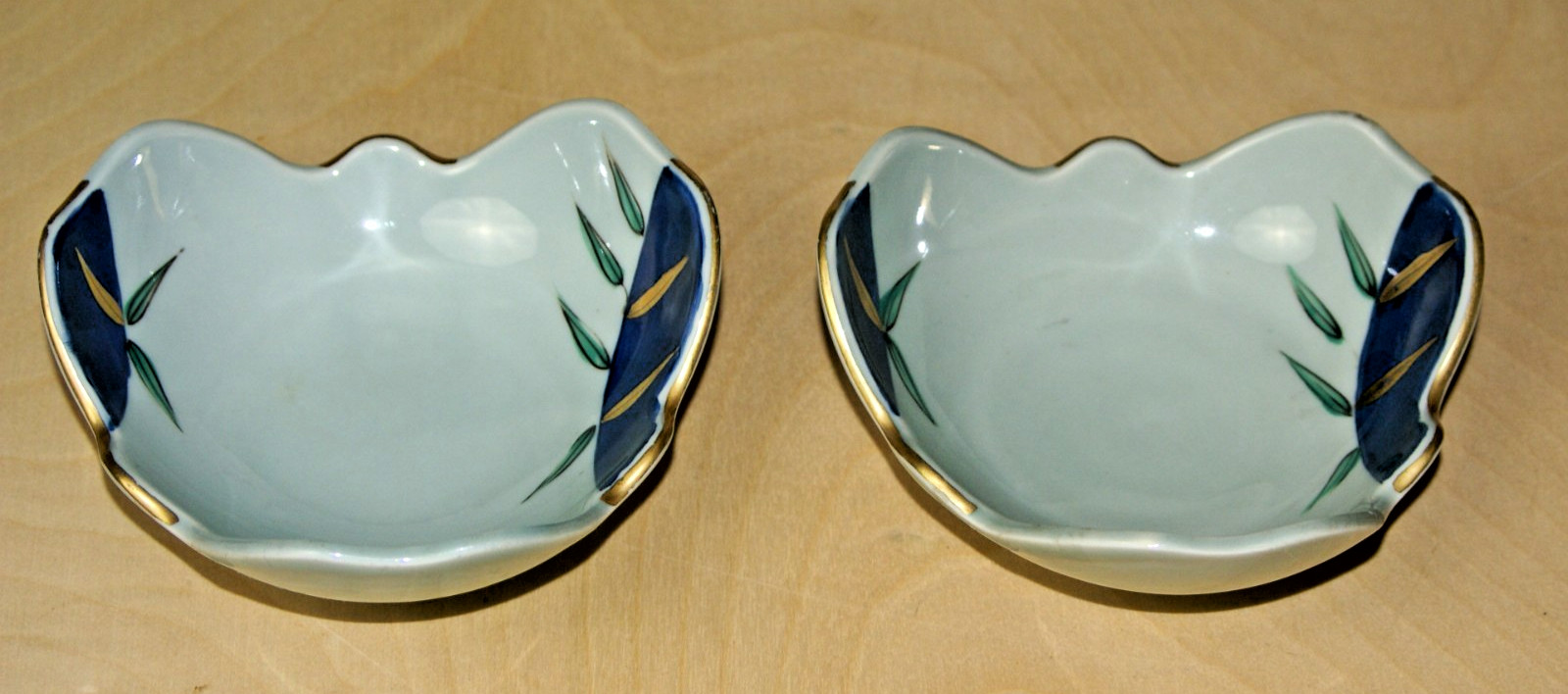 Japanese sighed Hand painted dishes Japanese sighed Hand painted dishes