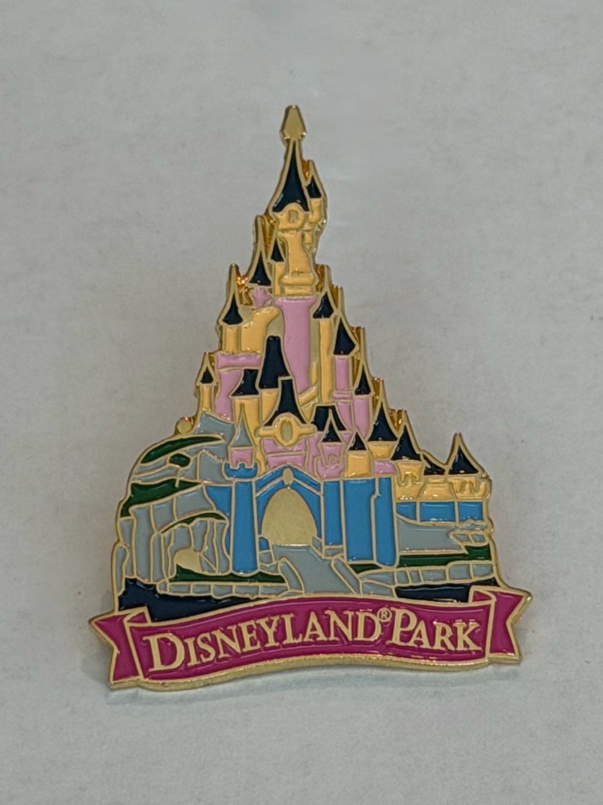DLP - Disneyland Park Castle Pink Version Paris Pink Banner 2003 Disney Pin H7