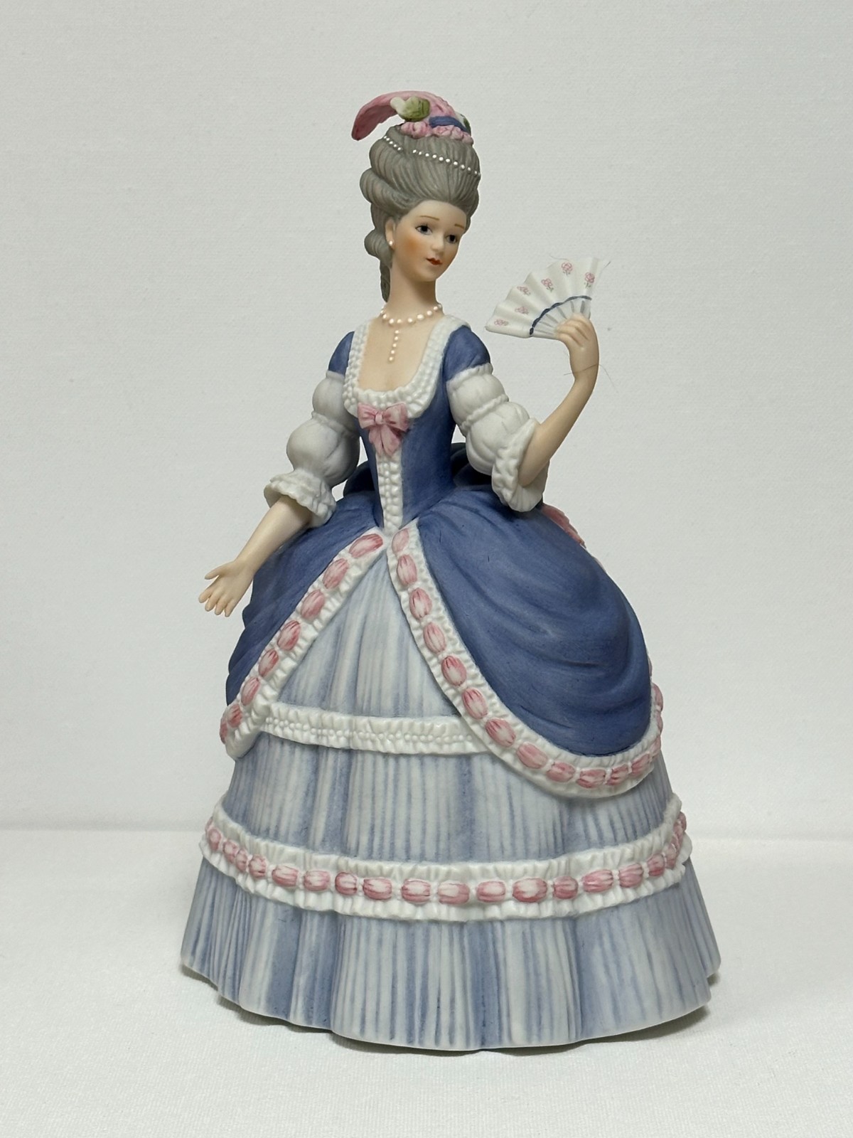 Lenox Governor\'s Garden Party Hand Painted Porcelain Victorian Figurine Lenox Governor\'s Garden Party Hand Painted Porcelain Victorian Figurine