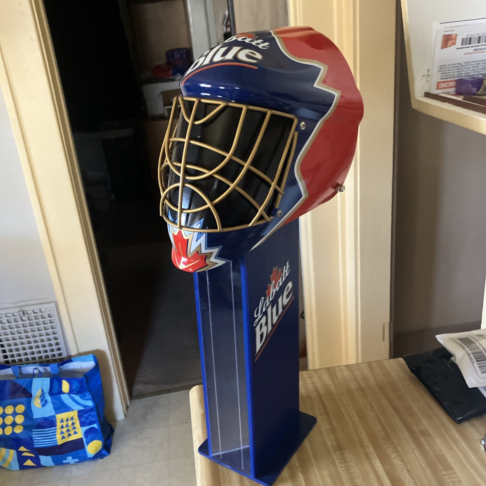 Rare Hockey Goalie Labatt Blue Beer Pez Dispenser Mancave , Menmorbilia, Vintage Rare Hockey Goalie Labatt Blue Beer Pez Dispenser Mancave , Menmorbilia, Vintage