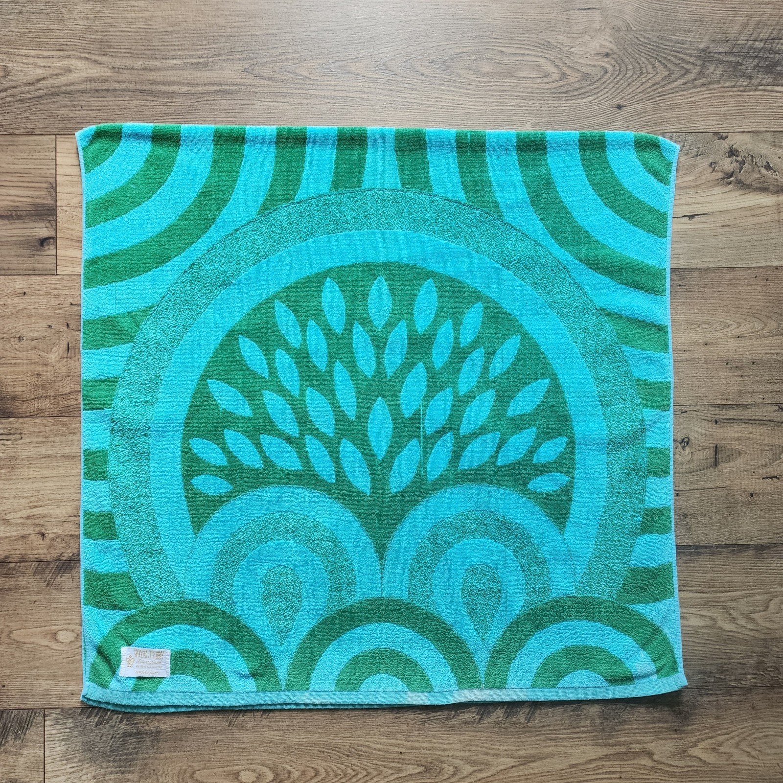 VTG 60s Beach Towel 61” X 32” Royal Terry Aqua Blue & Green Mod Groovy Japan VTG 60s Beach Towel 61” X 32” Royal Terry Aqua Blue & Green Mod Groovy Japan