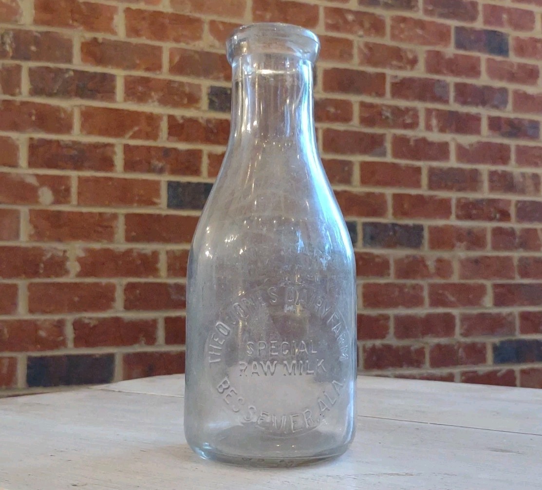 RARE Vtg THEO JONES DAIRY FARM Special Raw Milk BESSEMER ALABAMA AL Milk BOTTLE RARE Vtg THEO JONES DAIRY FARM Special Raw Milk BESSEMER ALABAMA AL Milk BOTTLE