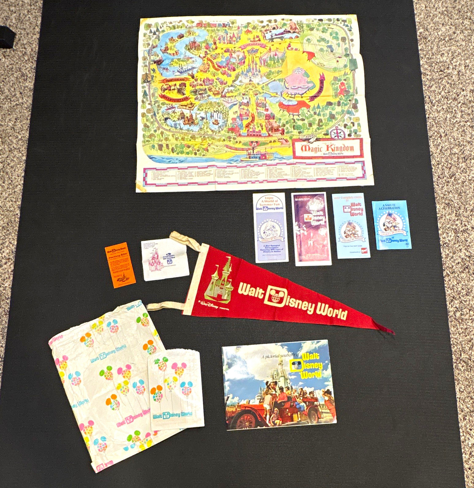 Vintage 1975 Walt Disney World Memorabilia Lot Magic Kingdom Map Pennant Booklet