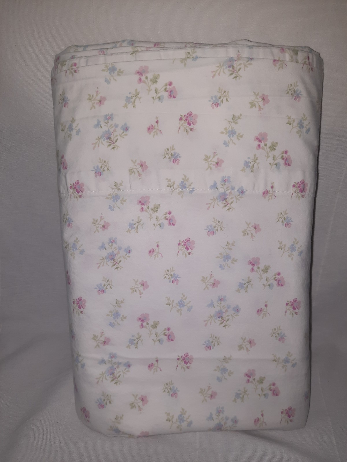Simply Shabby Chic ~ Cotton Candy Floral ~ King Flat ~ Very Nice Condition Simply Shabby Chic ~ Cotton Candy Floral ~ King Flat ~ Very Nice Condition