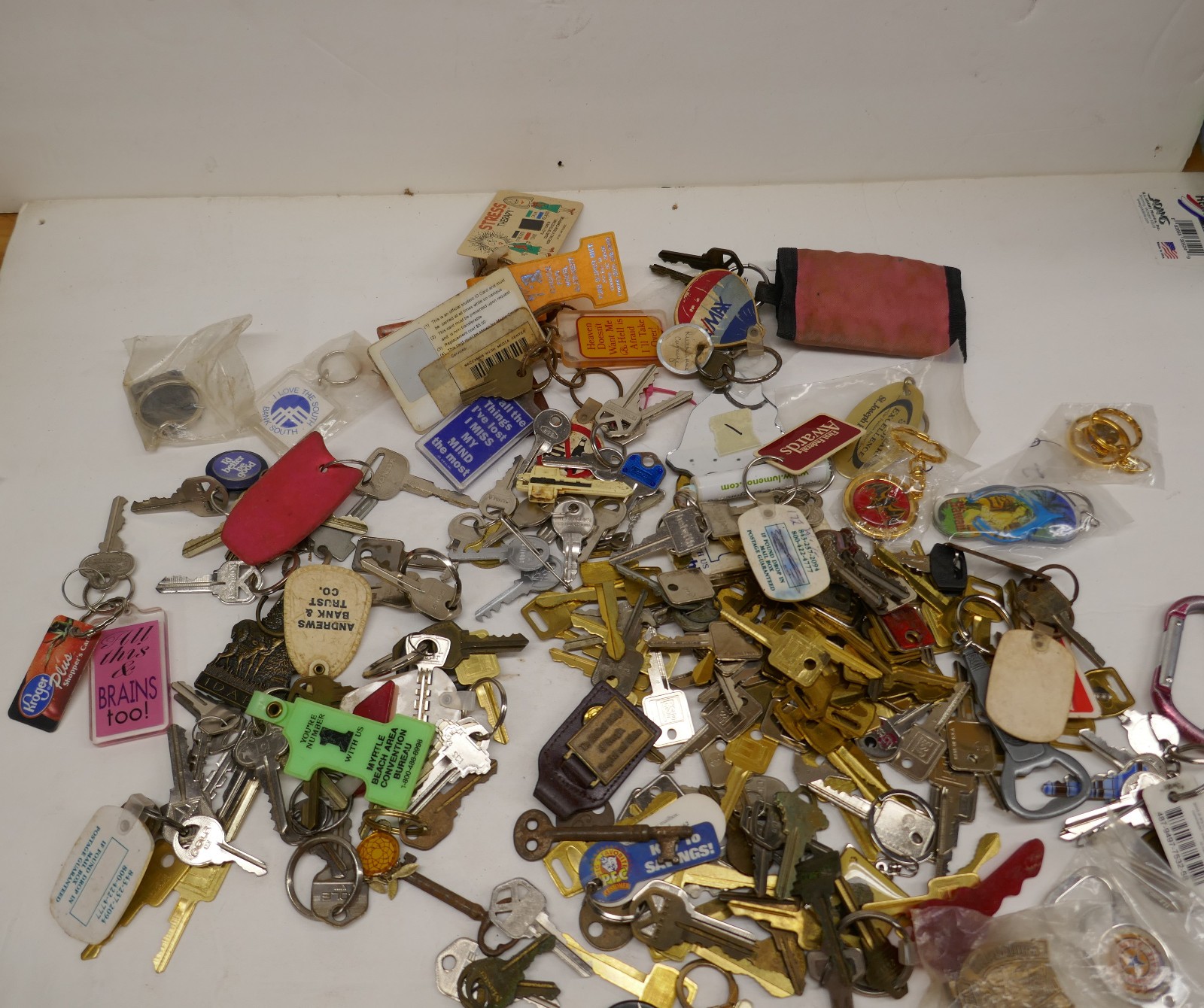 Vintage Lot Skelton Keys , Keychains , Cabinet Keys, Flat Keys , Car Keys 5.5 pd Vintage Lot Skelton Keys , Keychains , Cabinet Keys, Flat Keys , Car Keys 5.5 pd