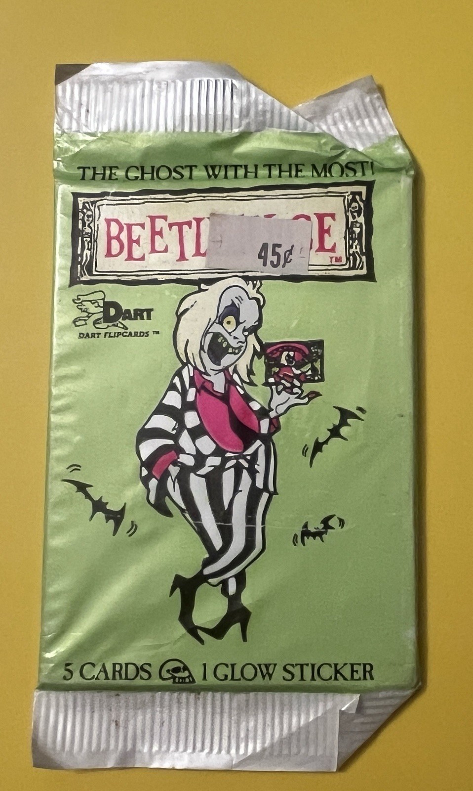 VINATGE 1990 BEETLEJUICE Pack of 5 Non-Sports Trading Cards Plus 1 Glow Sticker VINATGE 1990 BEETLEJUICE Pack of 5 Non-Sports Trading Cards Plus 1 Glow Sticker