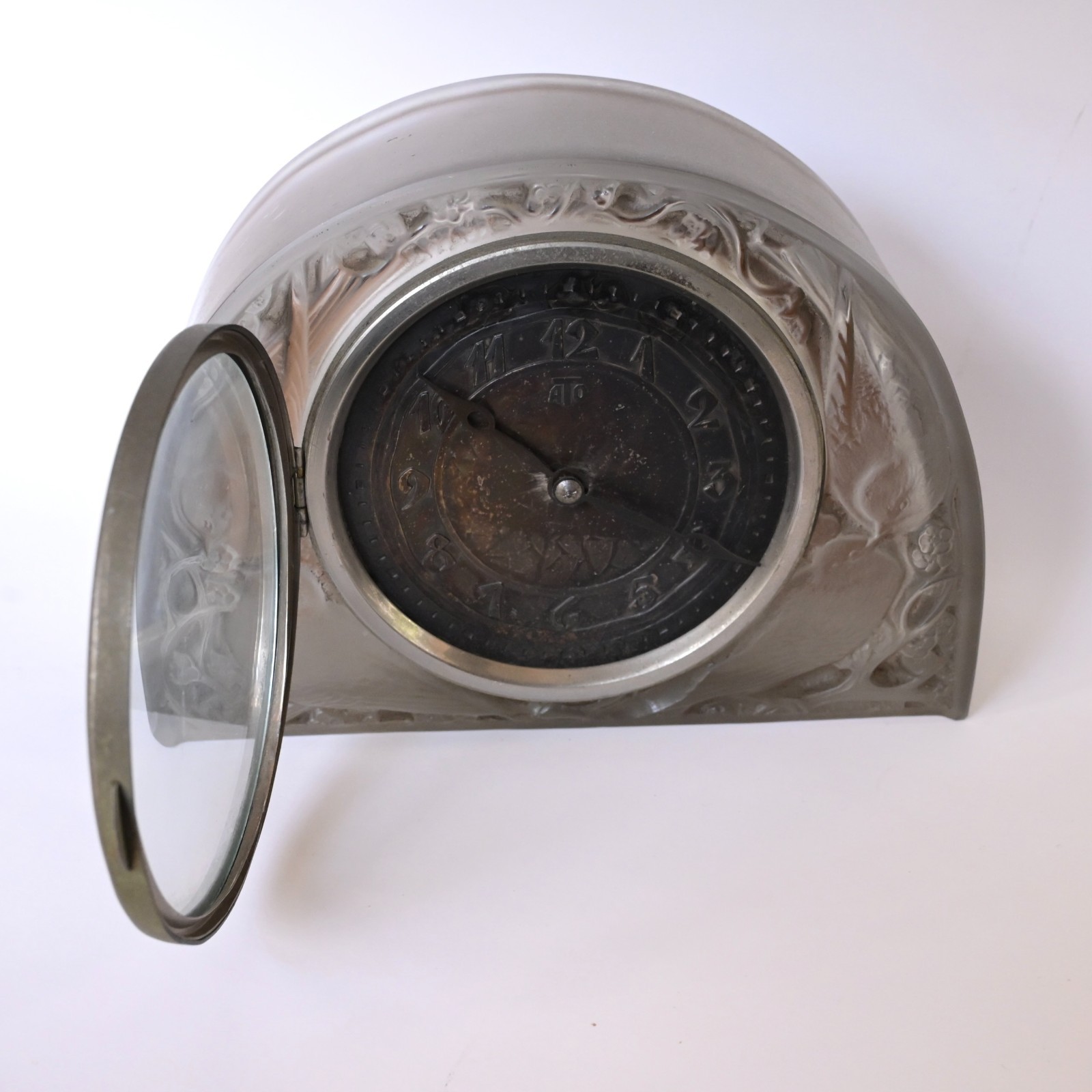 Rene Lalique Moineaux Clock 1924 Rene Lalique Moineaux Clock 1924