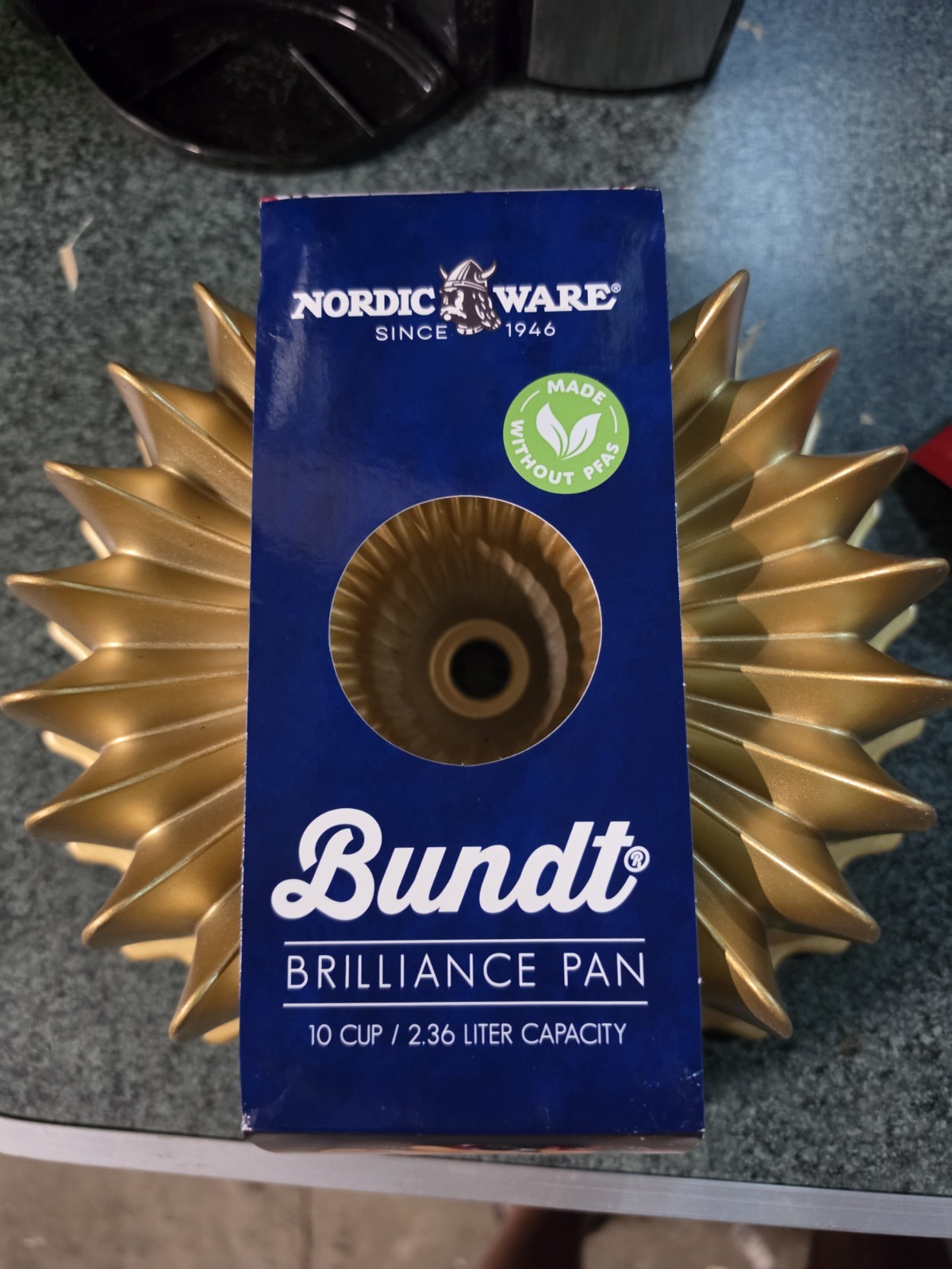 Nordic Ware Brilliance 10-Cup Gold Cast Aluminum Bundt Pan Nonstick USA Made NEW Nordic Ware Brilliance 10-Cup Gold Cast Aluminum Bundt Pan Nonstick USA Made NEW