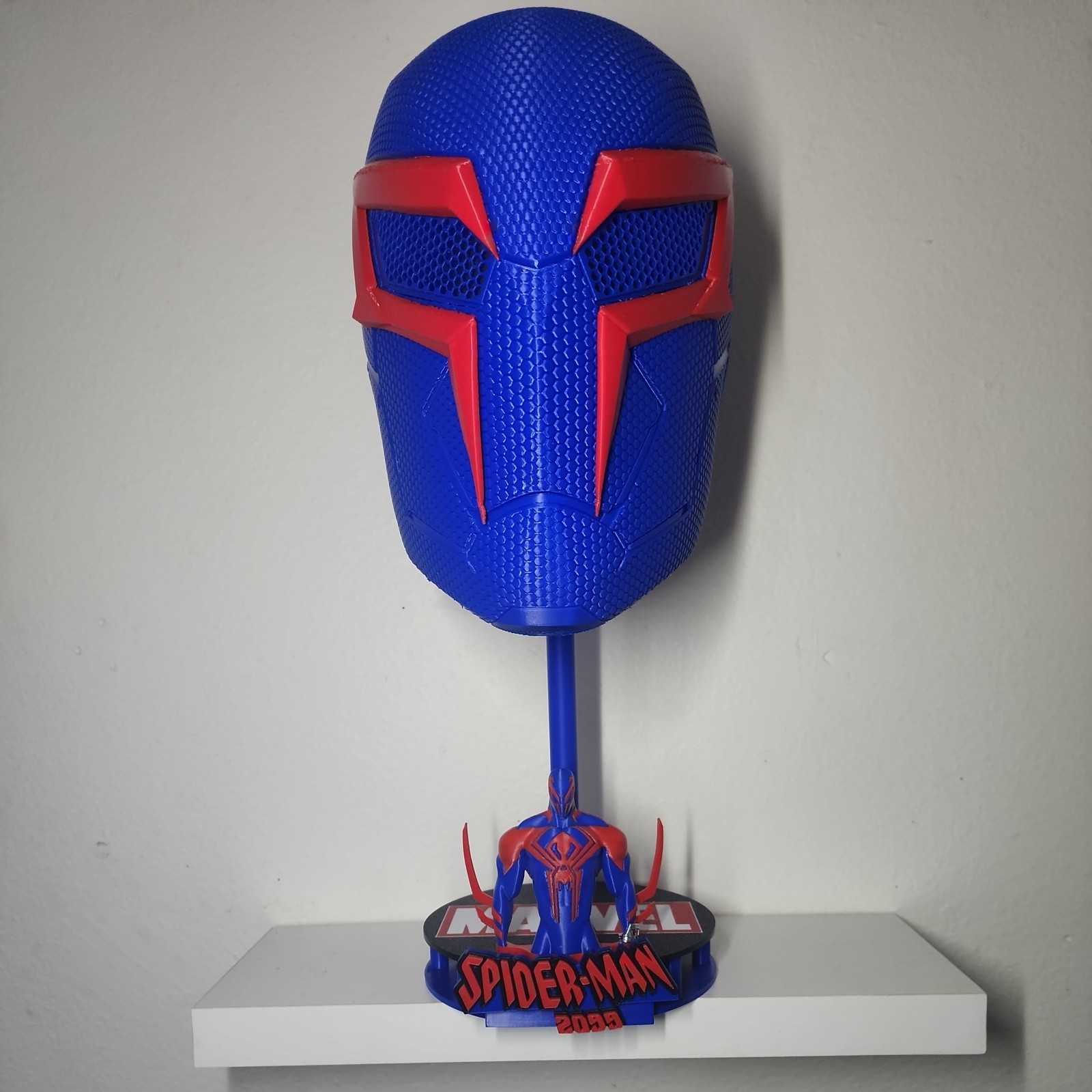 Spider-man 2099 Helmet Display