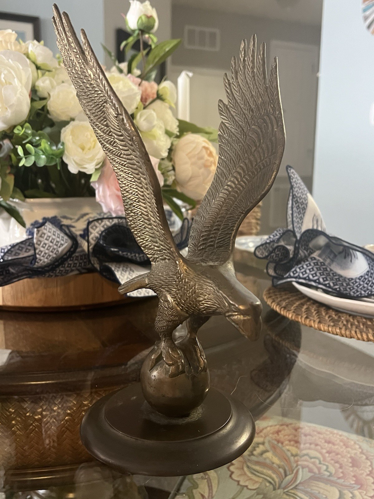 Vintage Large 11.5inch Flying Eagle Carrying Globe Earth - Solid Brass Statue Vintage Large 11.5inch Flying Eagle Carrying Globe Earth - Solid Brass Statue