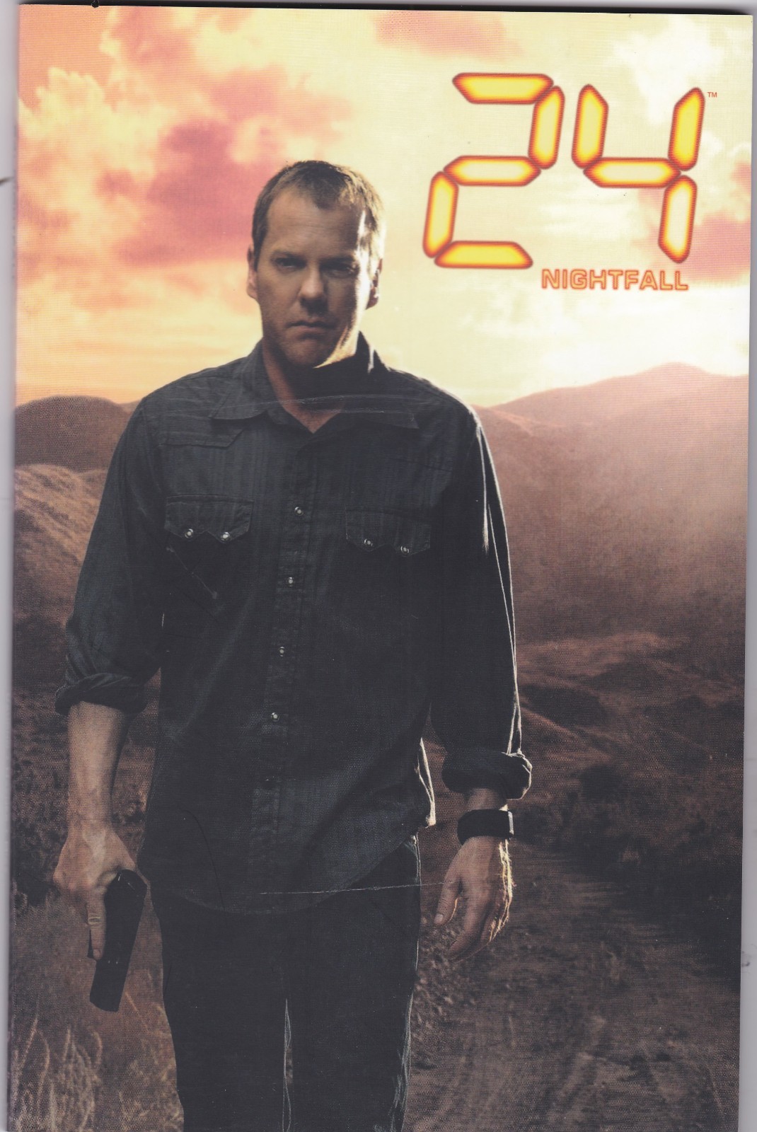 24: Nightfall. IDW Comics. TPB 2007 NM (9.0) 24: Nightfall. IDW Comics. TPB 2007 NM (9.0)