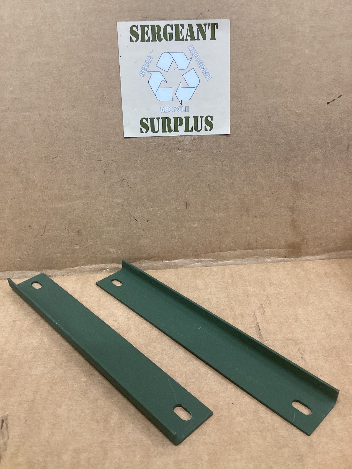 Retainer, bezel automotive/HMMWV 2590-01-261-6851(2-Each)