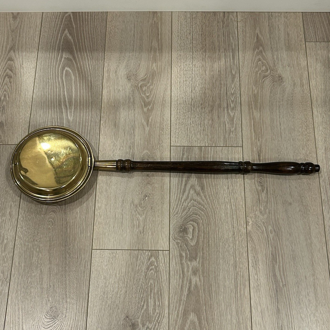 Lombard Antique Bed Warmer Lidded Brass / Wood Handle, Made in England