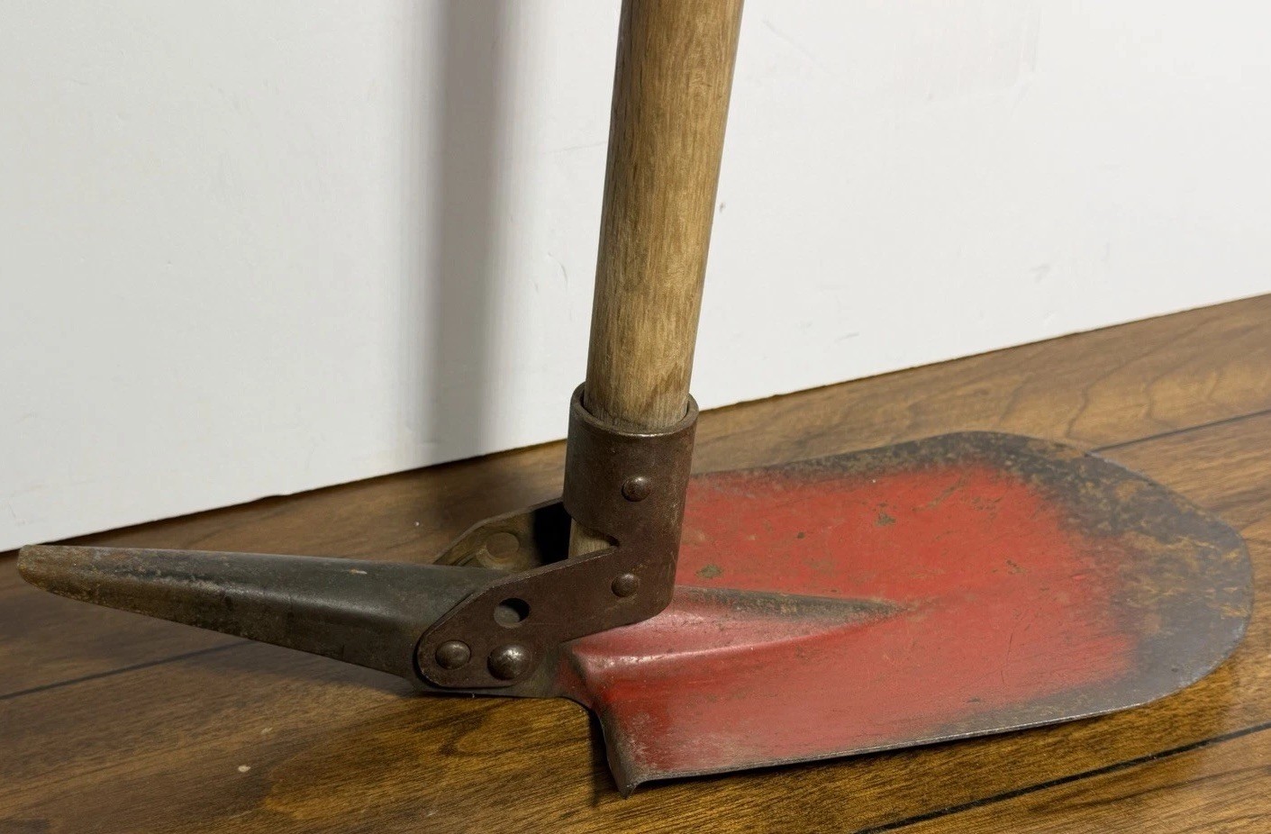 VTG Japanese Entrenching Tool STAMPED TRIANGLE STAR Shovel  Pick Combo Post-WWII