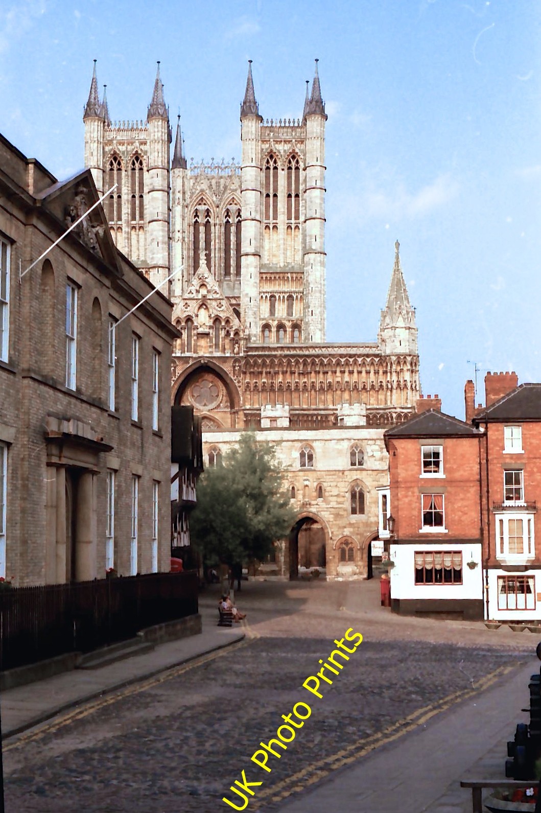 Photo 8x6 View of Lincoln Cathedral c1988 Photo 8x6 View of Lincoln Cathedral c1988