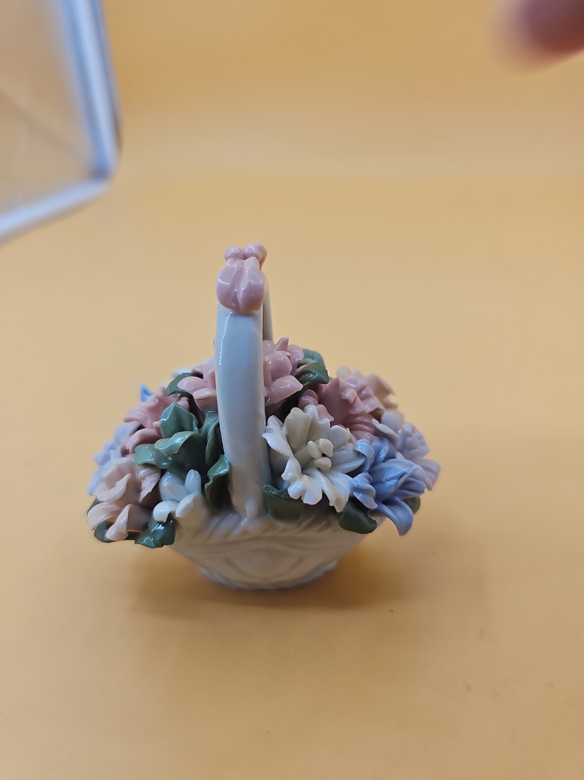 DECORATIVE PORCELAIN BOUQUET BASKET OF FLOWERS ART 3\